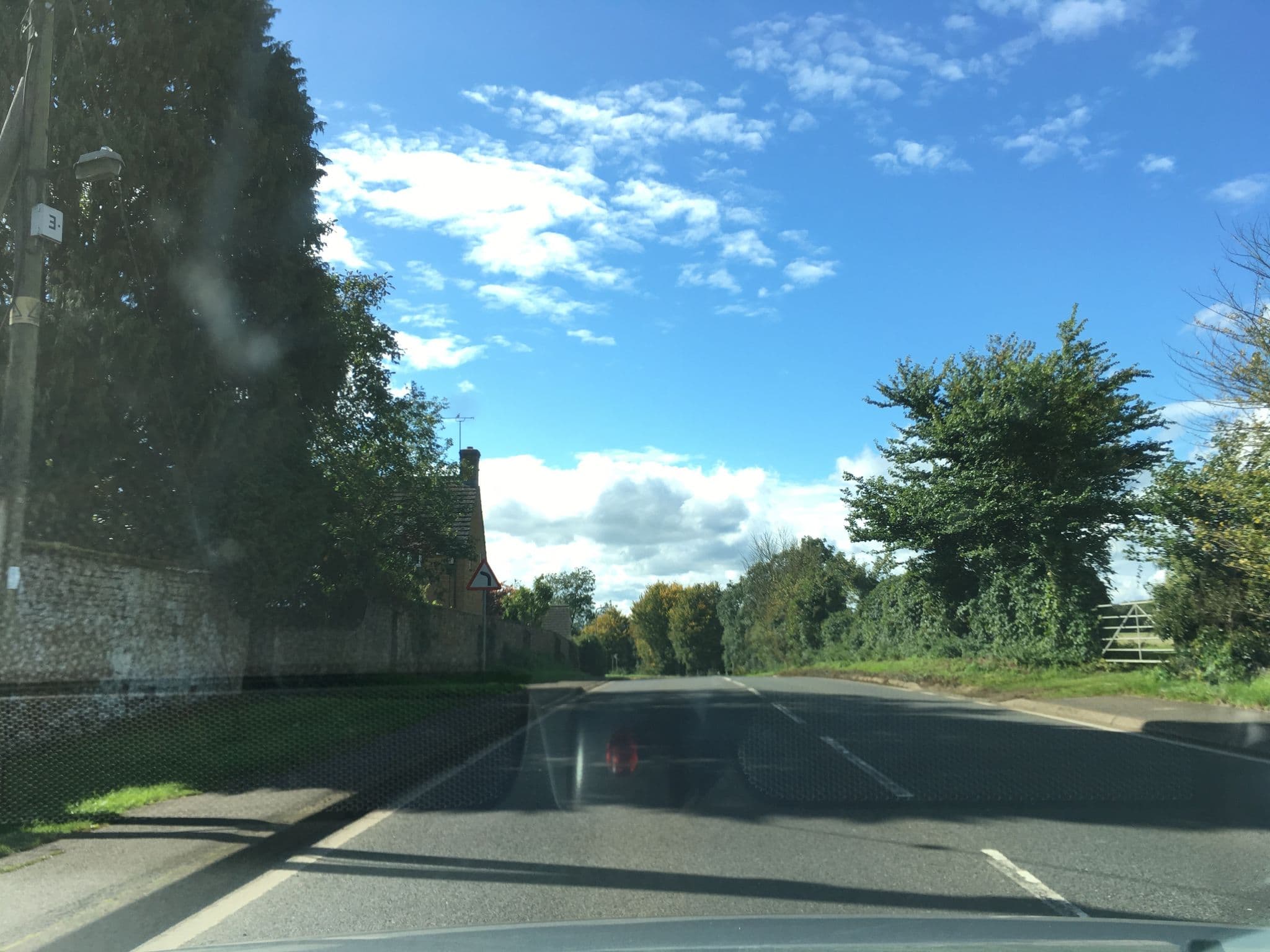 Street view near Shepherd Hut Holidays, Byfield — © randomhacks (CC BY-SA · Mapillary)