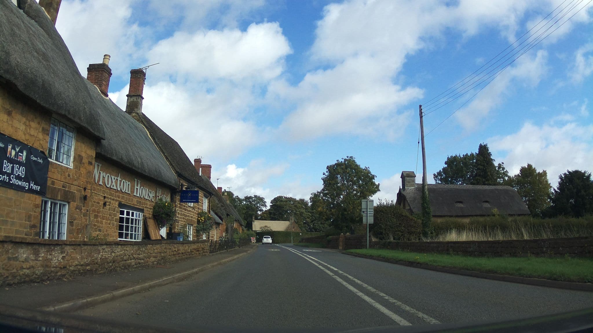 Street view near Best Western Wroxton House Hotel, Banbury — © southglos (CC BY-SA · Mapillary)