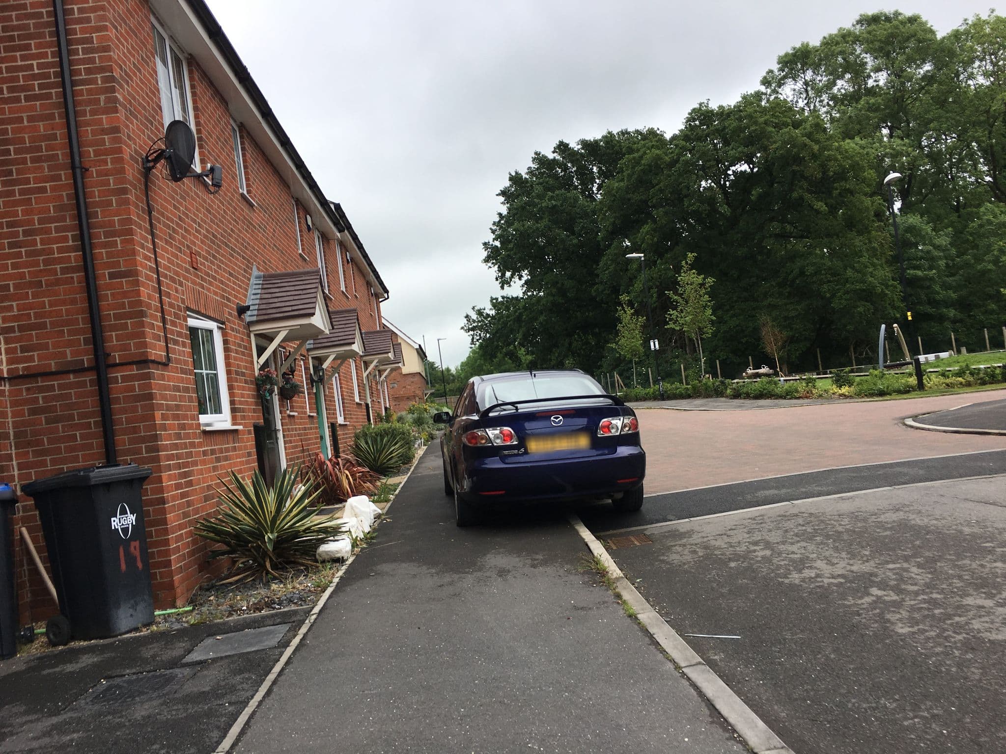 Street view near Simpson's Apartments Rugby, Rugby — © gness (CC BY-SA · Mapillary)