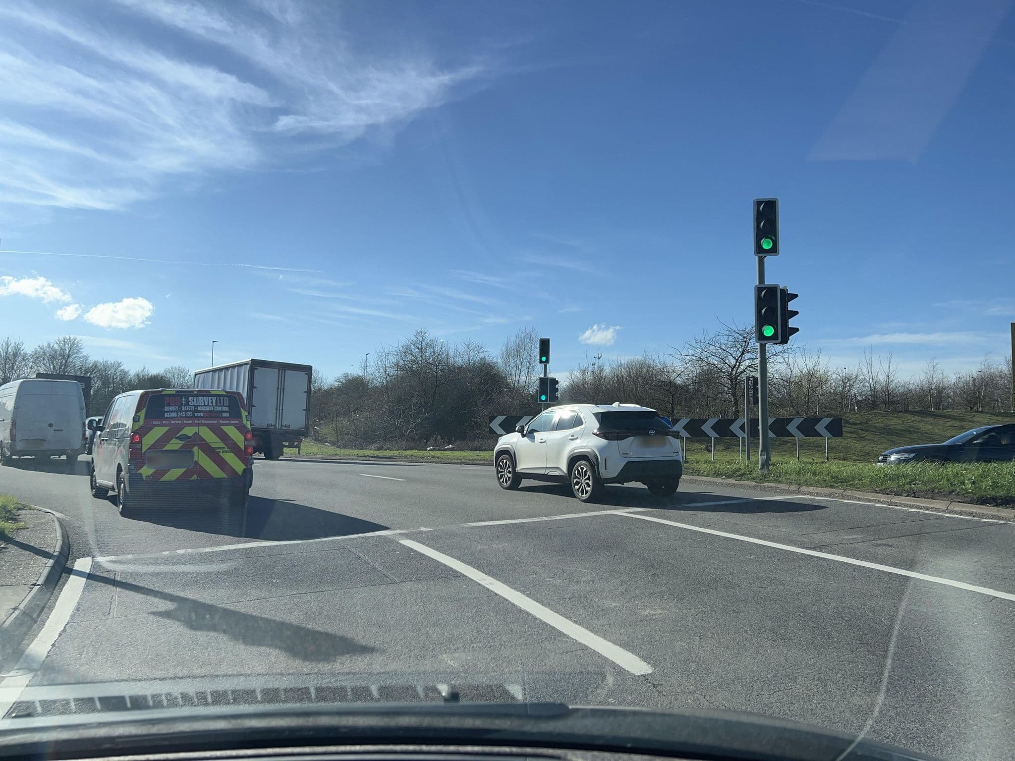 Street view near Travelodge, Deanshanger — © fabing (CC BY-SA · Mapillary)