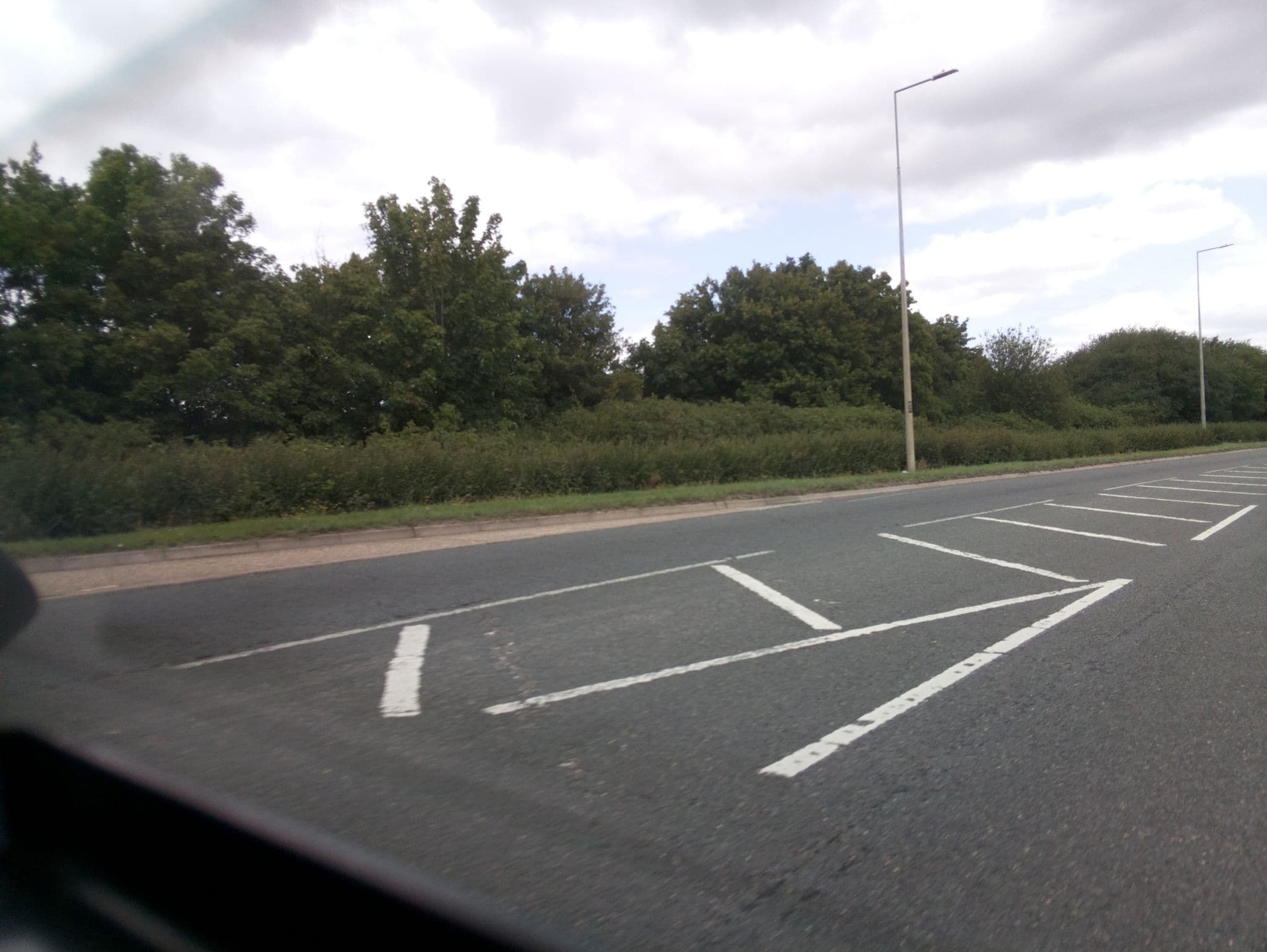 Street view near Twixtinns B&B, Milton Keynes — © southglos (CC BY-SA · Mapillary)