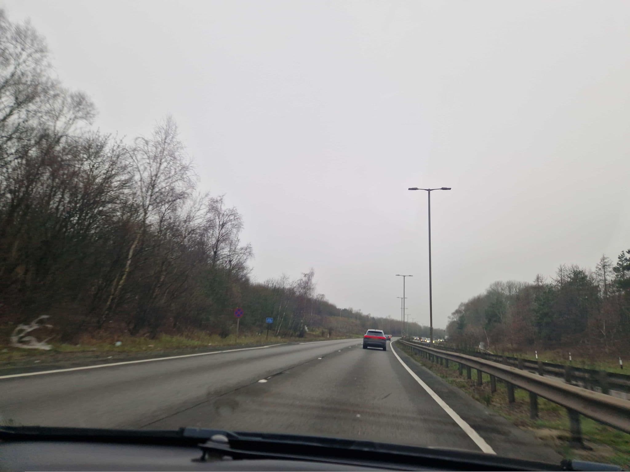 Street view near Hotel Student, Burton Latimer — © edloach (CC BY-SA · Mapillary)