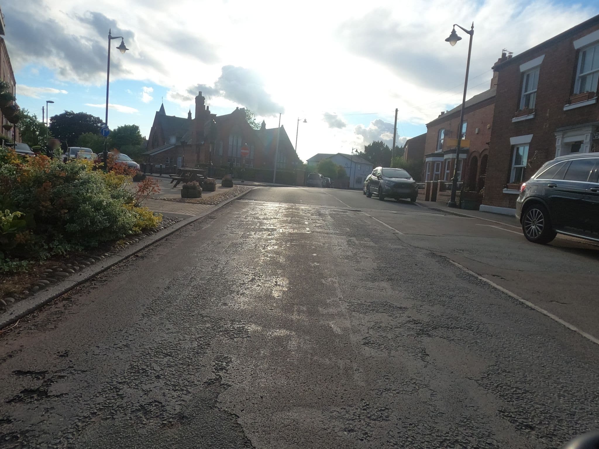 Street view near Davenham Guest House, Northwich — © rossa (CC BY-SA · Mapillary)