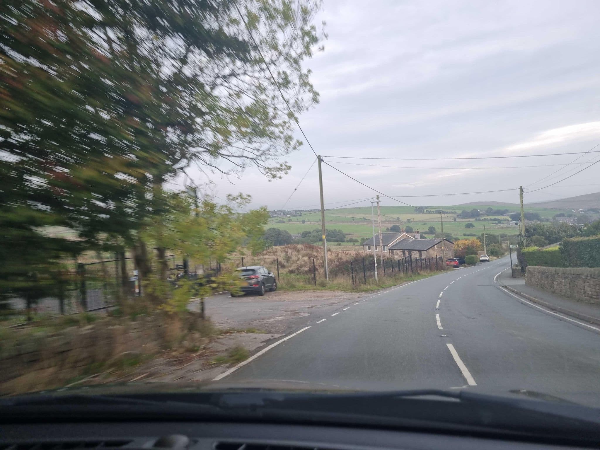 Street view near Boothstead Farm, Shaw — © mappo2 (CC BY-SA · Mapillary)