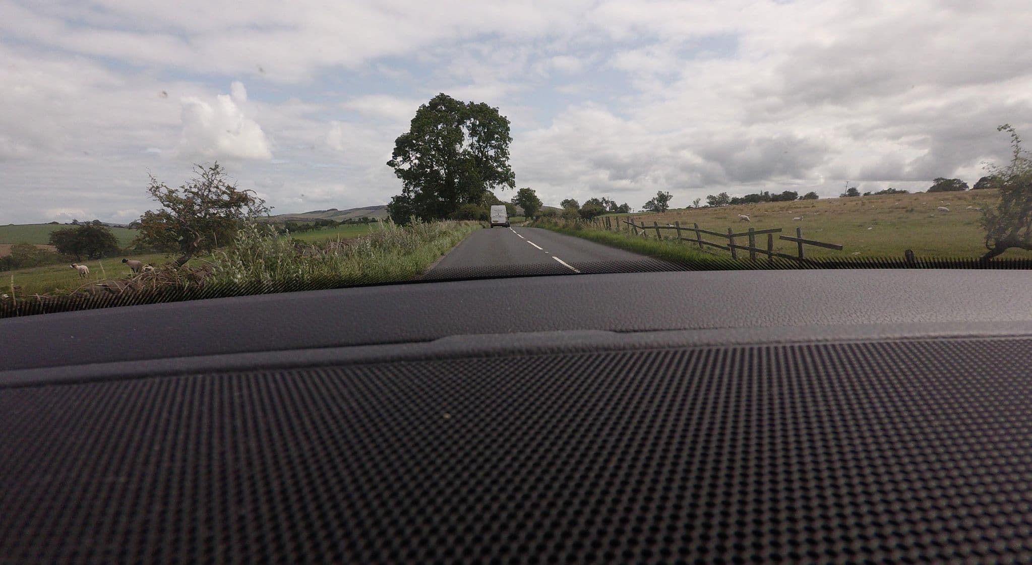 Street view near Devonshire Arms Inn, Skipton — © tallguy (CC BY-SA · Mapillary)
