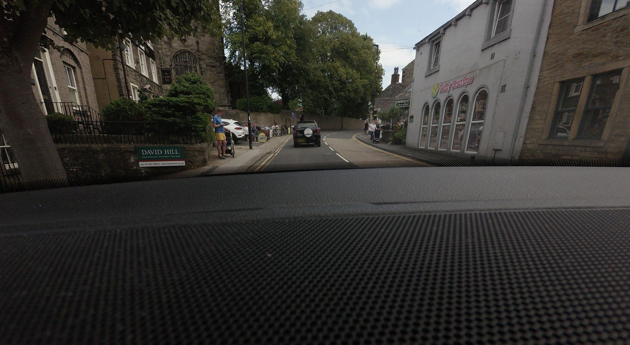 Street view near Stocktake U K, Skipton — © tallguy (CC BY-SA · Mapillary)
