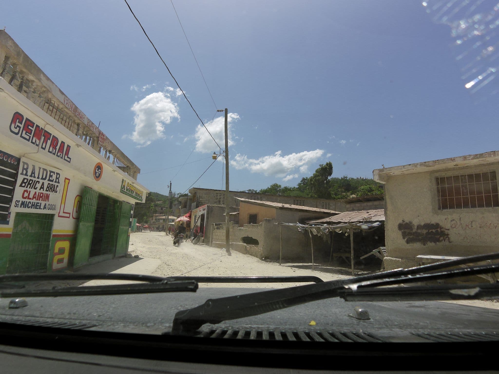 Street view near La belle Etoile, Anse à Galets — © giblet (CC BY-SA · Mapillary)