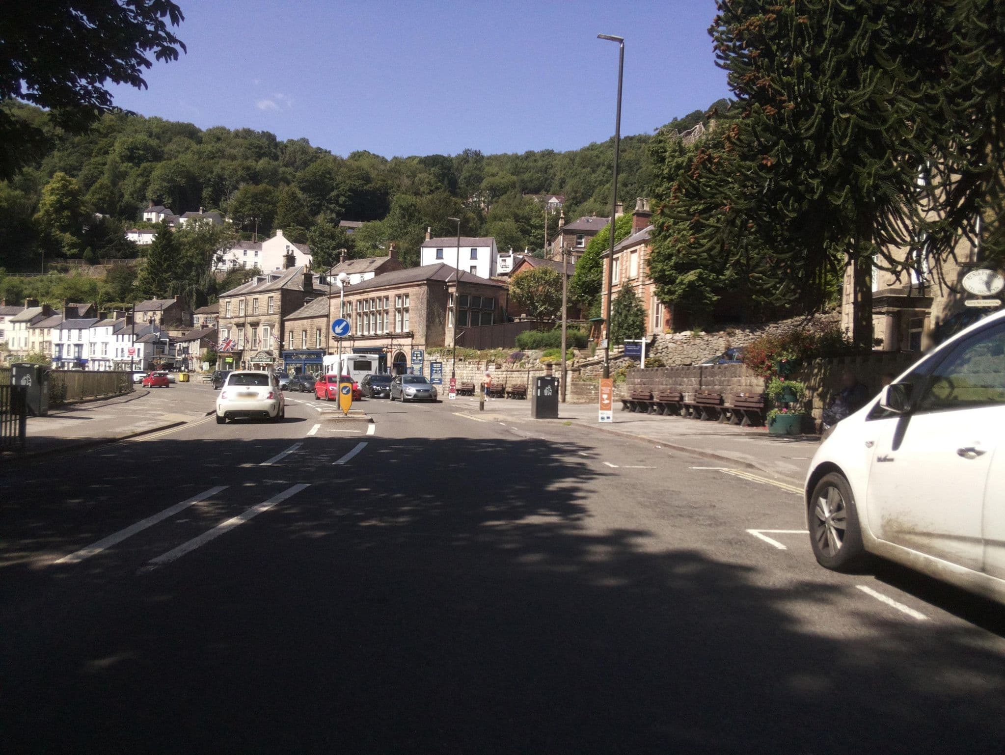 Street view near Fountain Villa, Cromford — © southglos (CC BY-SA · Mapillary)