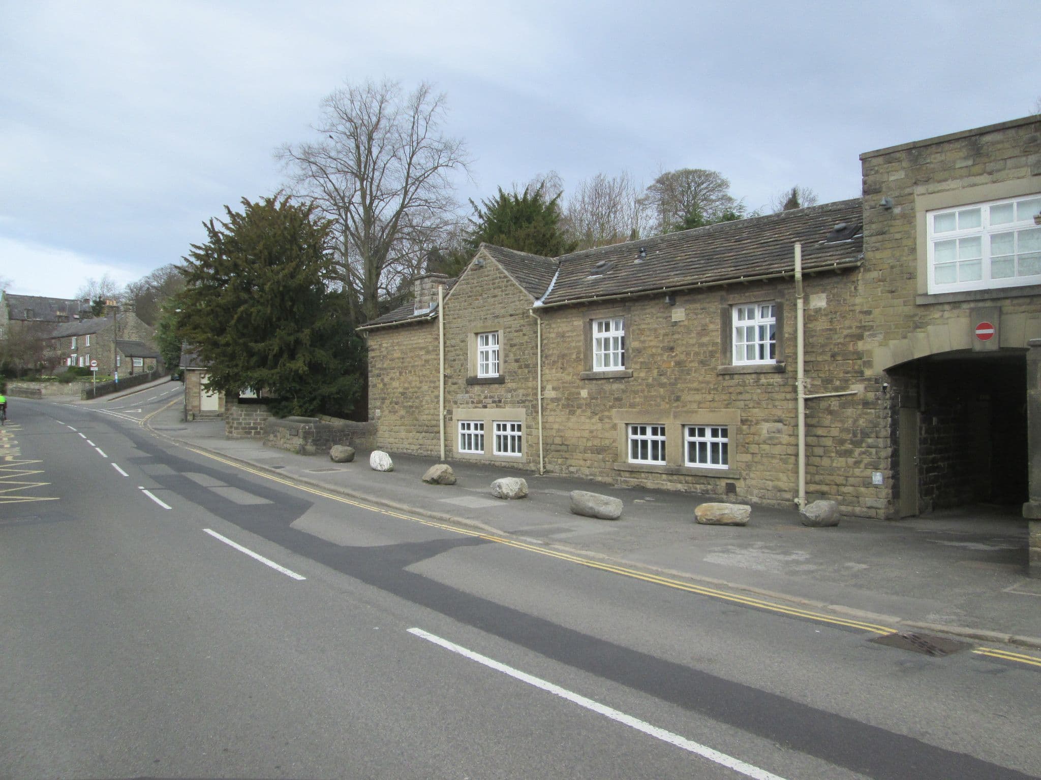 Street view near St Micheal's Environmental Education Centre, Hathersage — © dudone (CC BY-SA · Mapillary)