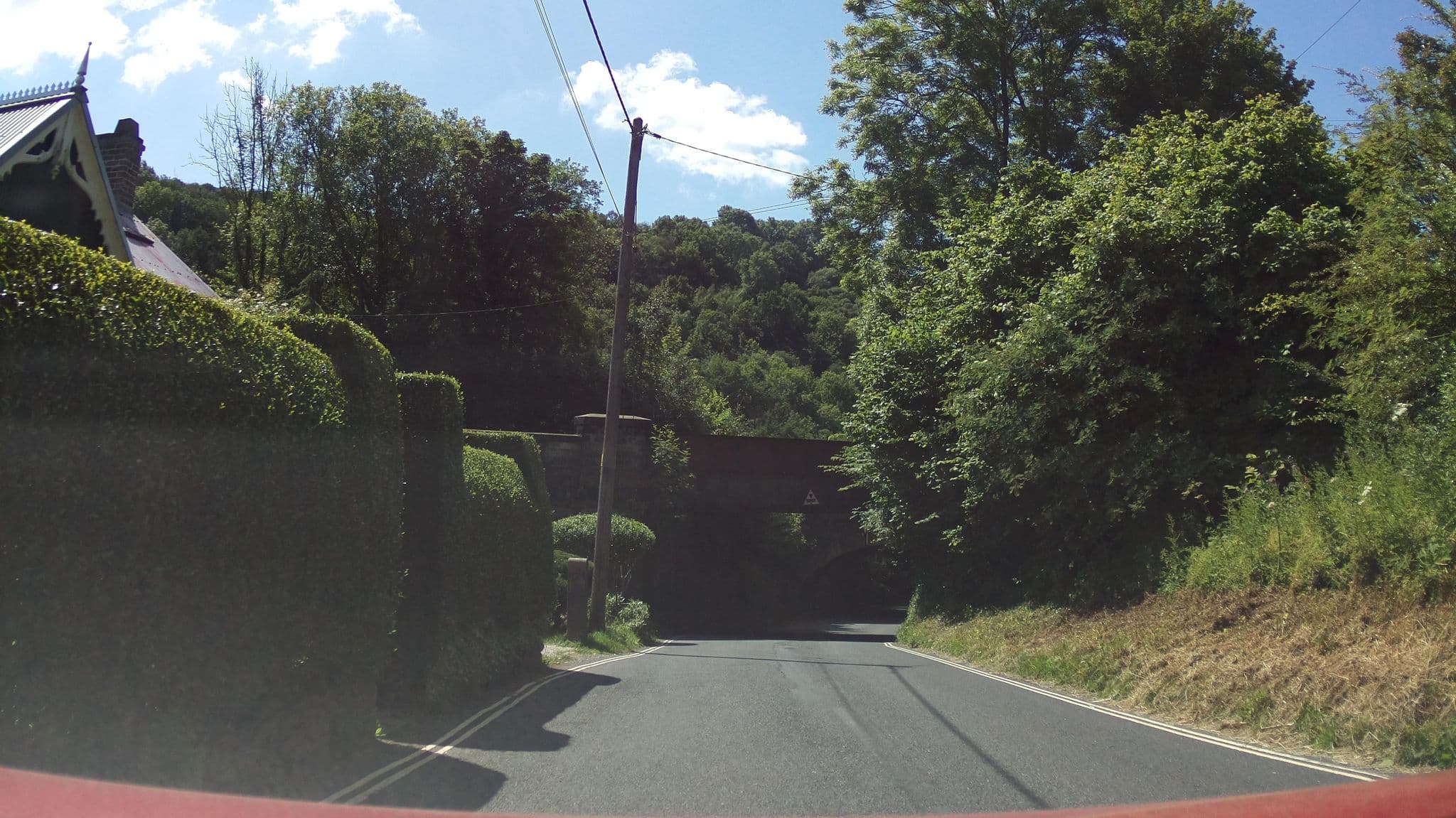 Street view near Wriggly Tin, Tideswell — © southglos (CC BY-SA · Mapillary)