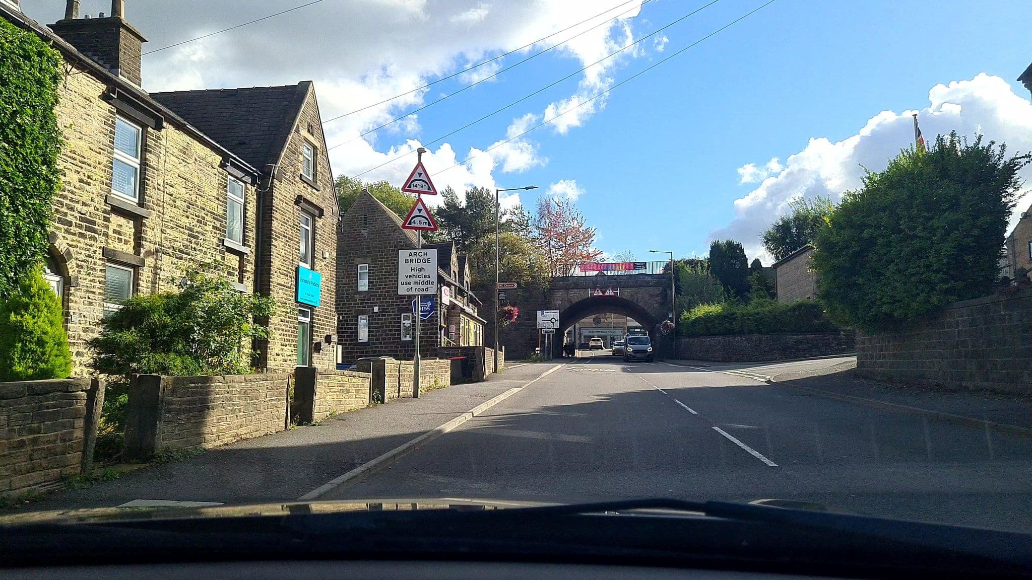 Street view near Taylor's Bed and Breakfast, Penistone — © mappo2 (CC BY-SA · Mapillary)