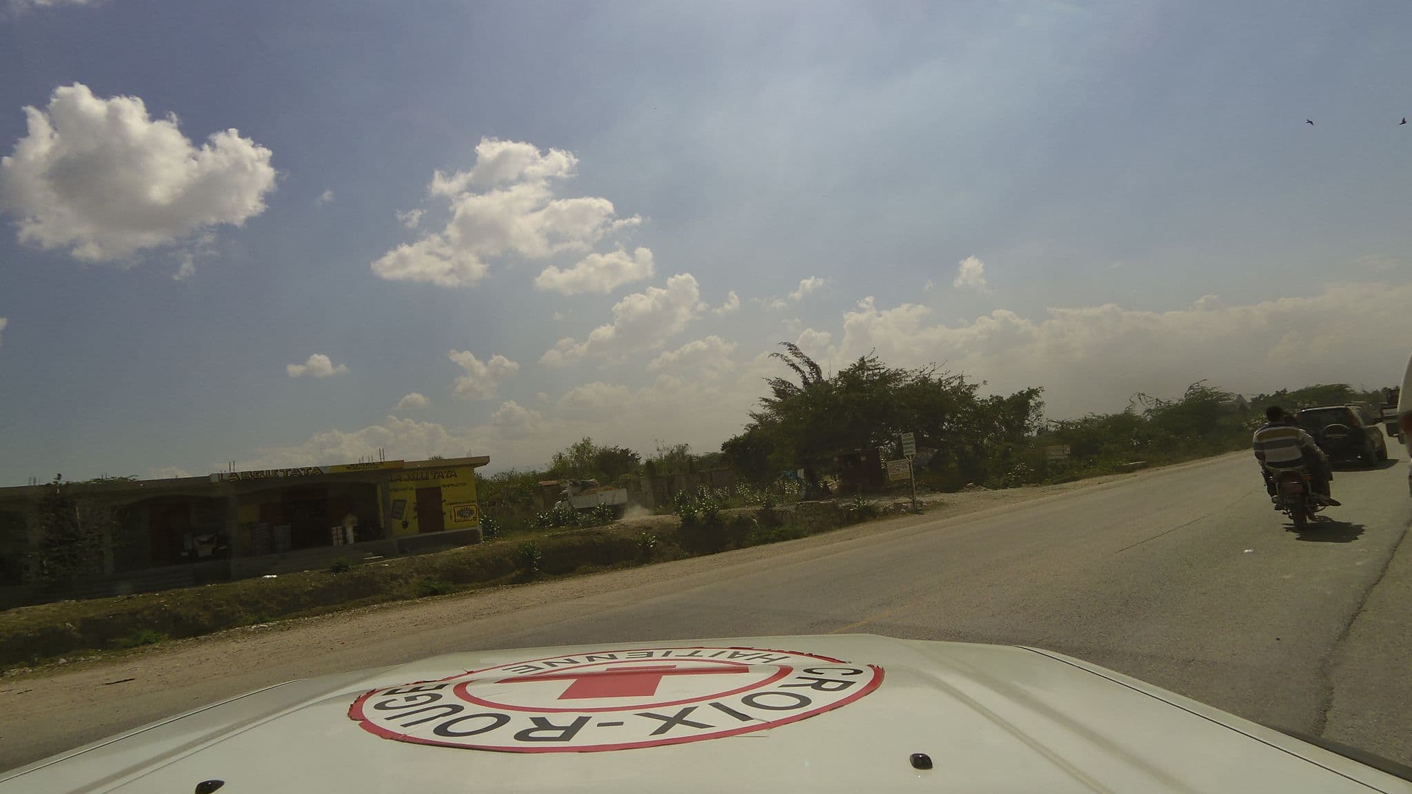 Street view near El Lasso Hotel & Bar, Croix-des-Bouquets — © calimapnerd (CC BY-SA · Mapillary)