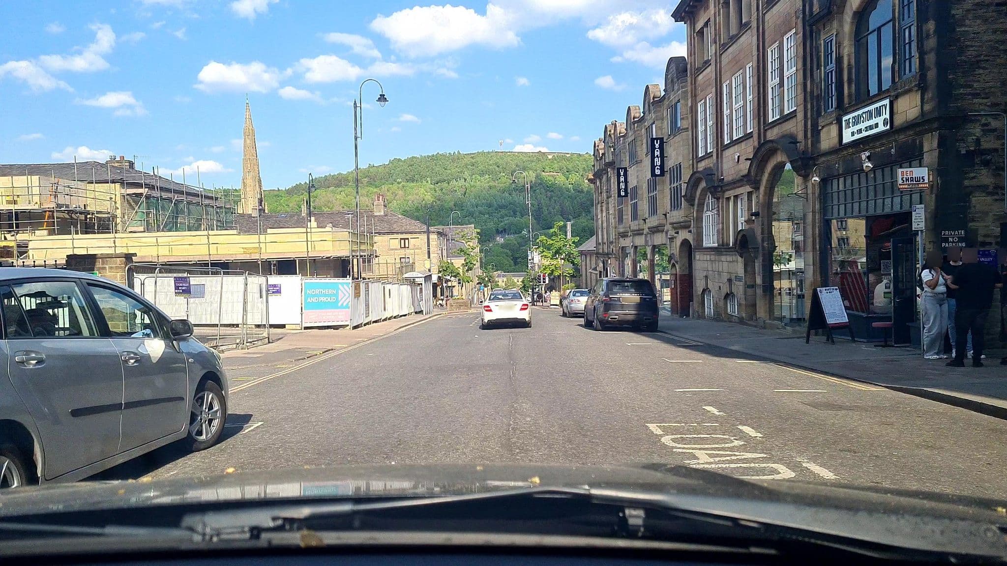 Street view near The Shakespeare Inn, Halifax — © mappo2 (CC BY-SA · Mapillary)