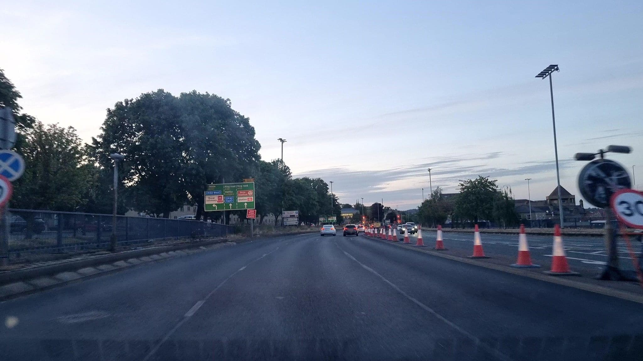 Street view near Plumbers Arms, Huddersfield — © mappo2 (CC BY-SA · Mapillary)
