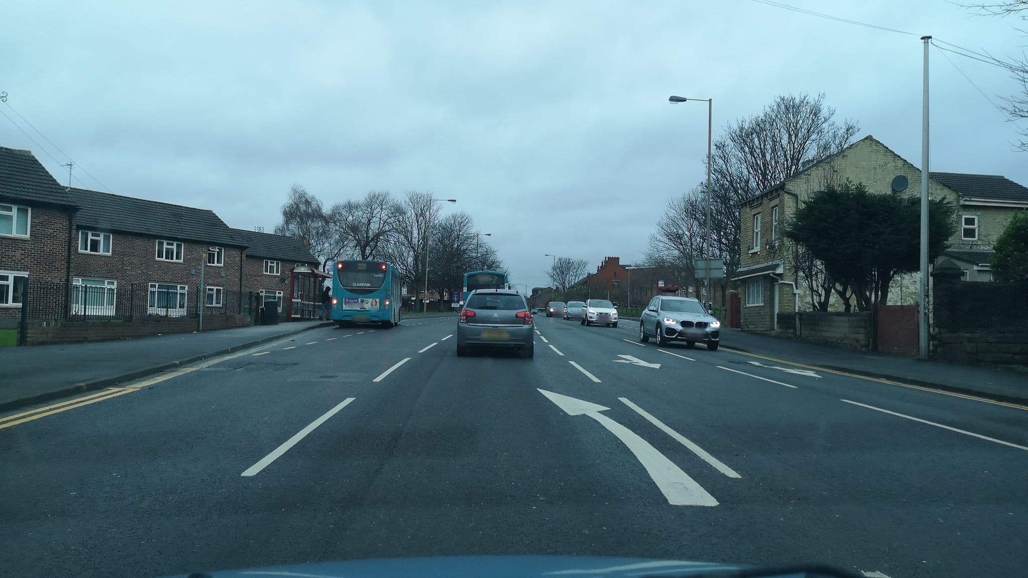 Street view near Stoneleigh Hotel, Wakefield — © cuttlebug (CC BY-SA · Mapillary)