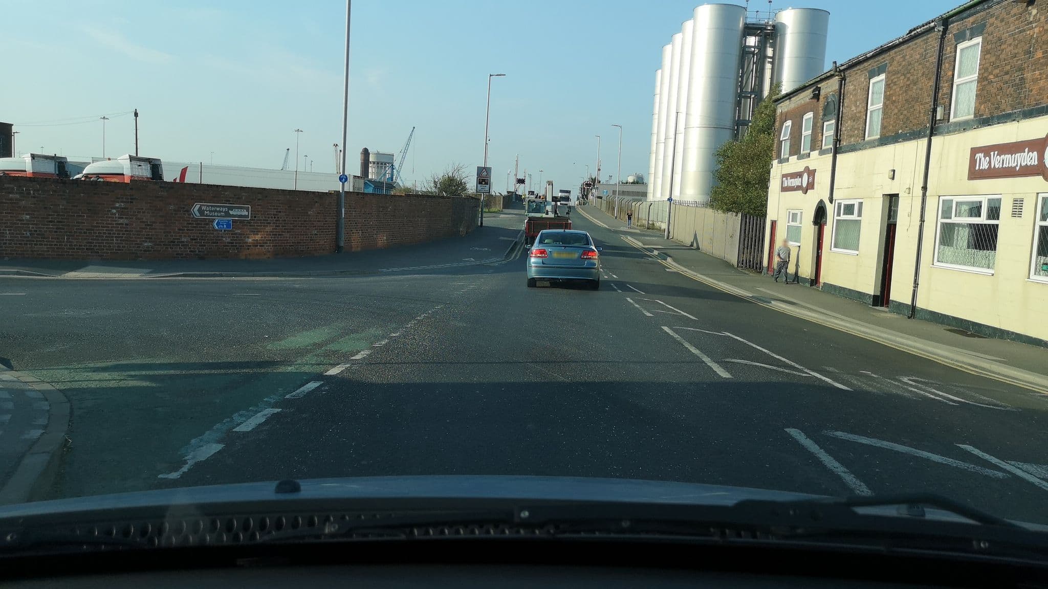 Street view near Vermuyden Hotel, Goole — © cuttlebug (CC BY-SA · Mapillary)