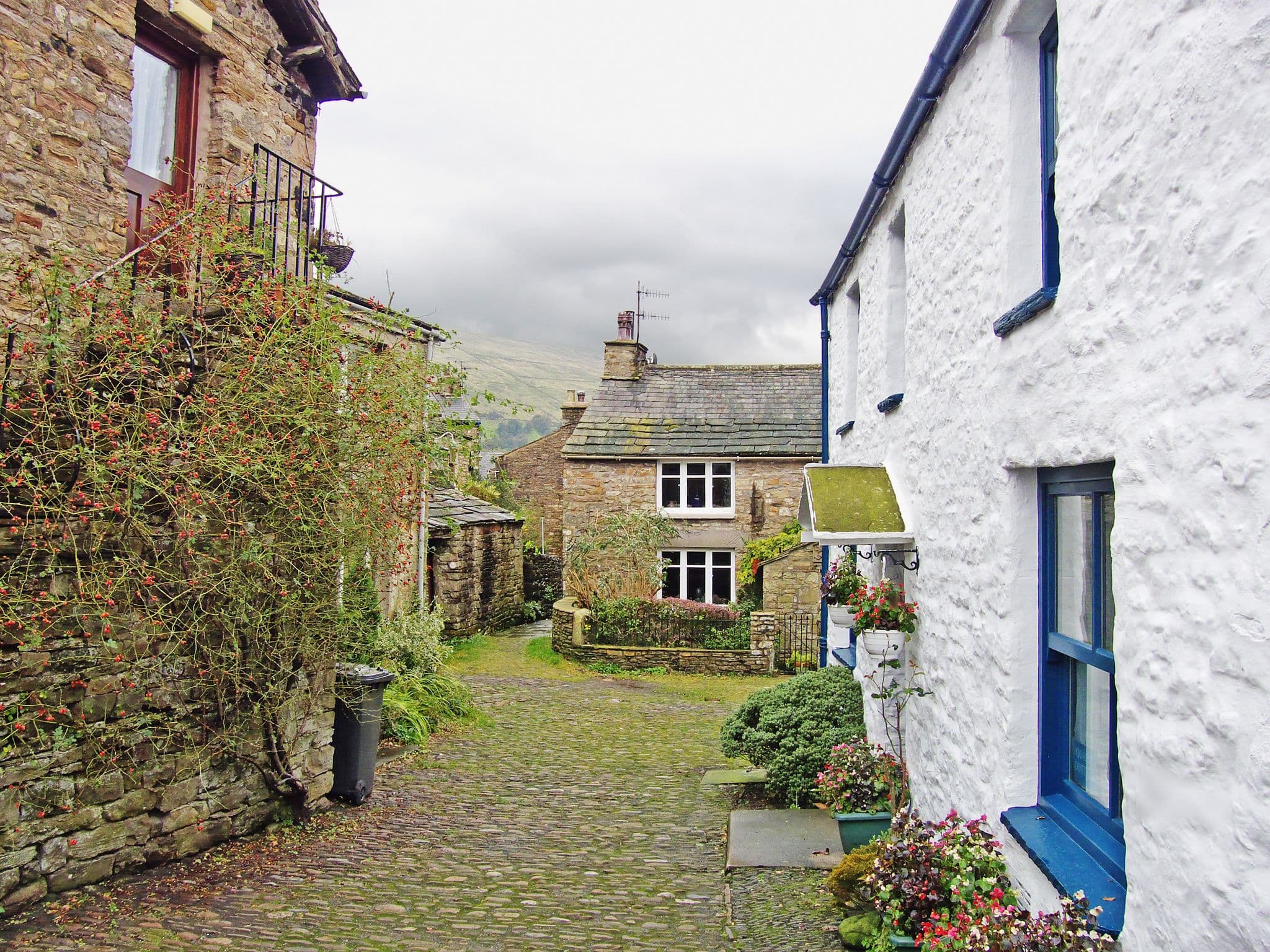 Street view near Stone Close, Sedbergh — © coljay72 (CC BY-SA · Mapillary)