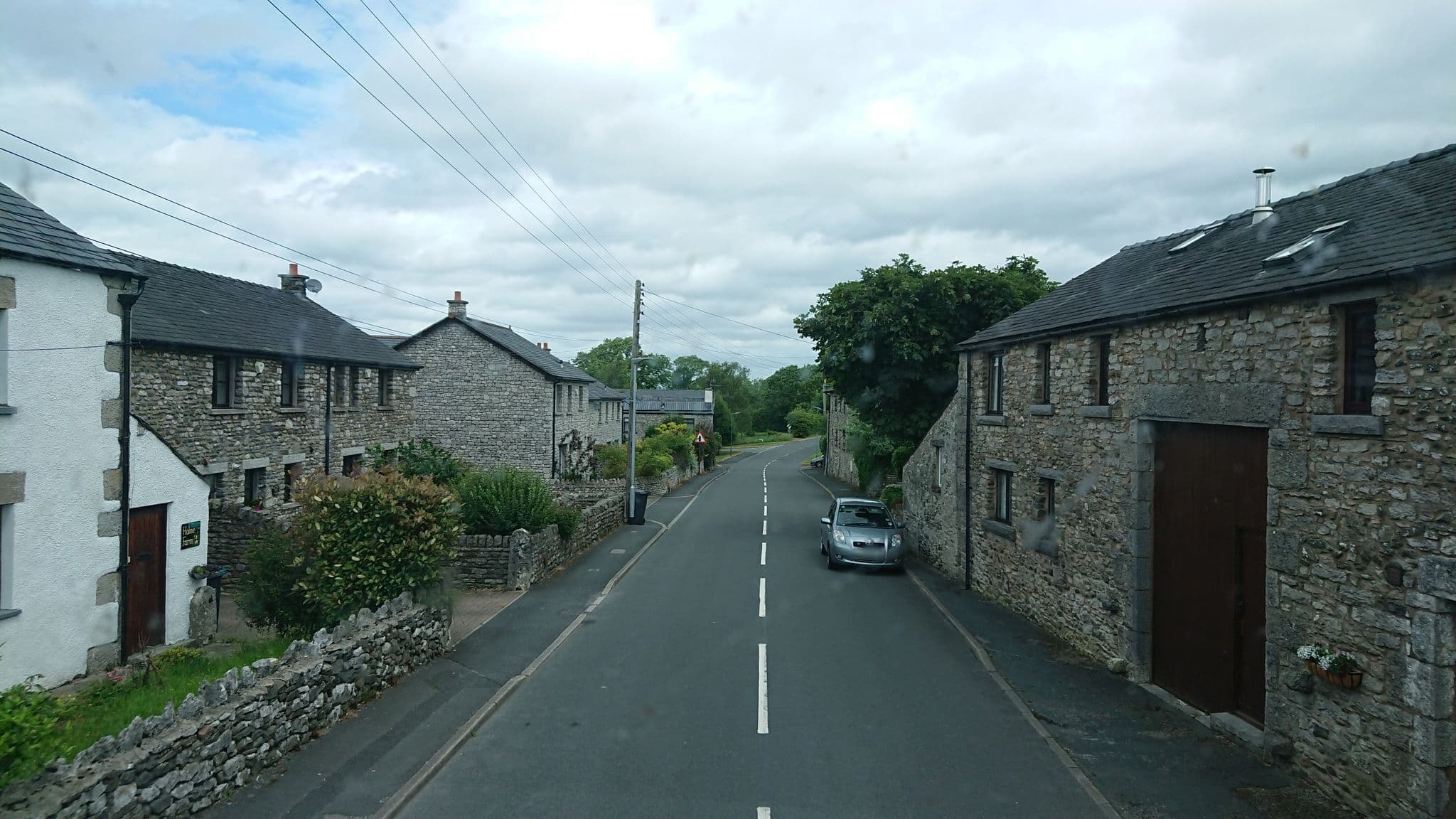 Street view near Tythebarn House B&B, Milnthorpe — © skifans (CC BY-SA · Mapillary)