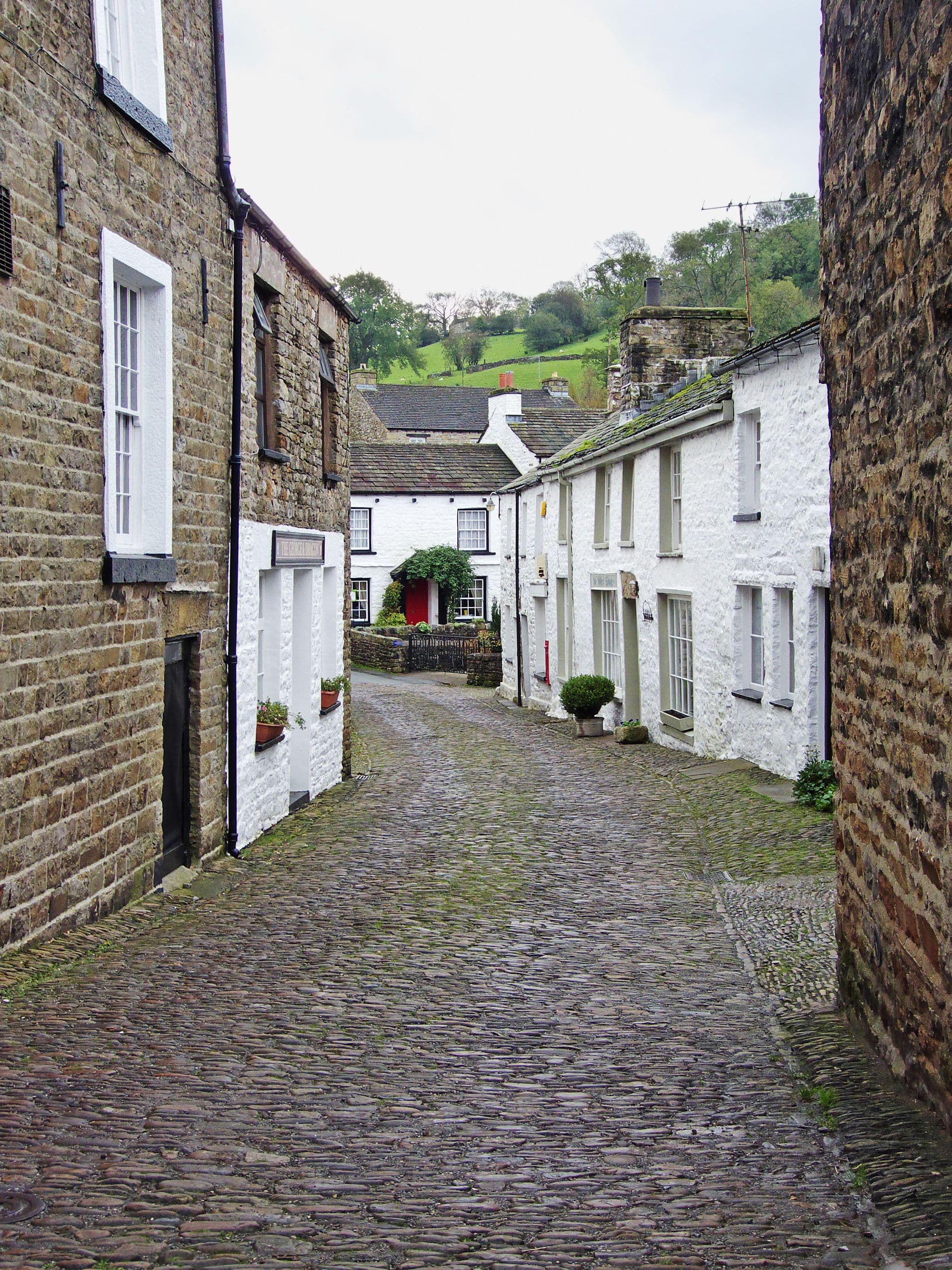 Street view near The George & Dragon Hotel Sedbergh, Sedbergh — © coljay72 (CC BY-SA · Mapillary)