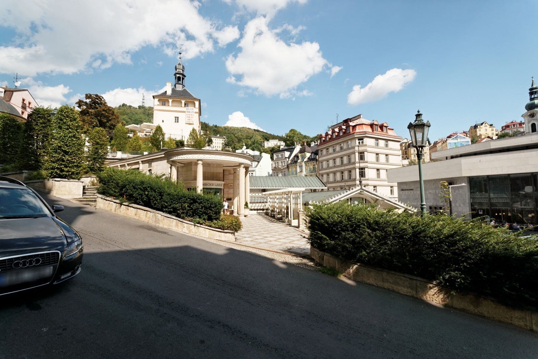 Street view near Chebský dvůr, Karlovy Vary