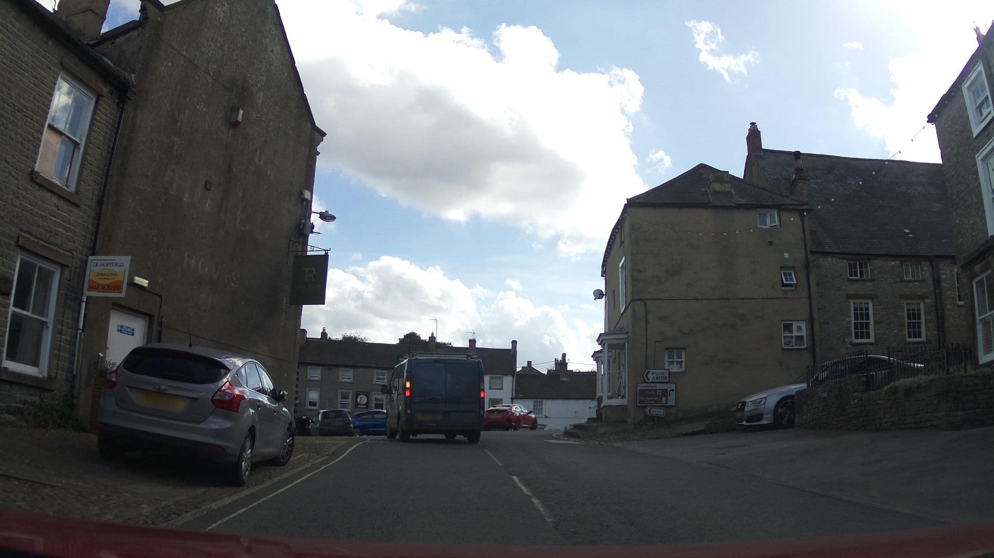 Street view near Middleham House, Leyburn — © southglos (CC BY-SA · Mapillary)