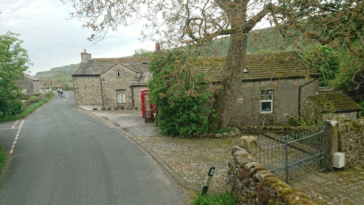 Street view near Hilltop Barn, Grassington — © skifans (CC BY-SA · Mapillary)