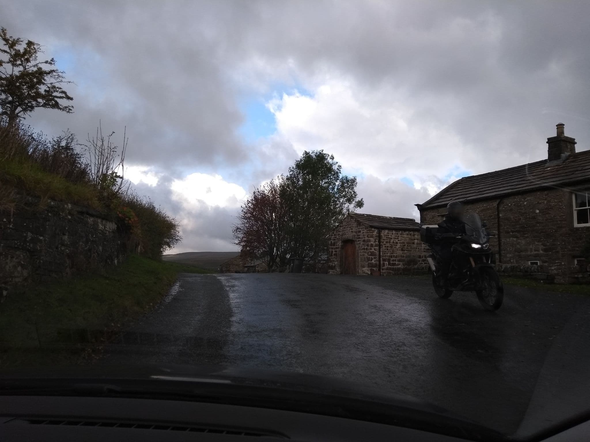 Street view near Greenlands Bed & Breakfast Keld, Kirkby Stephen — © rob (CC BY-SA · Mapillary)