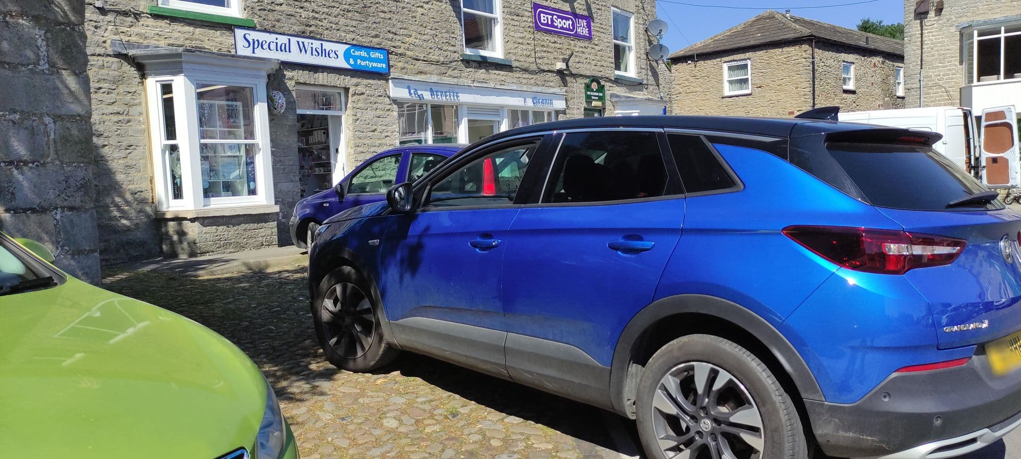 Street view near Calverts of Leyburn, Leyburn — © jethro10 (CC BY-SA · Mapillary)