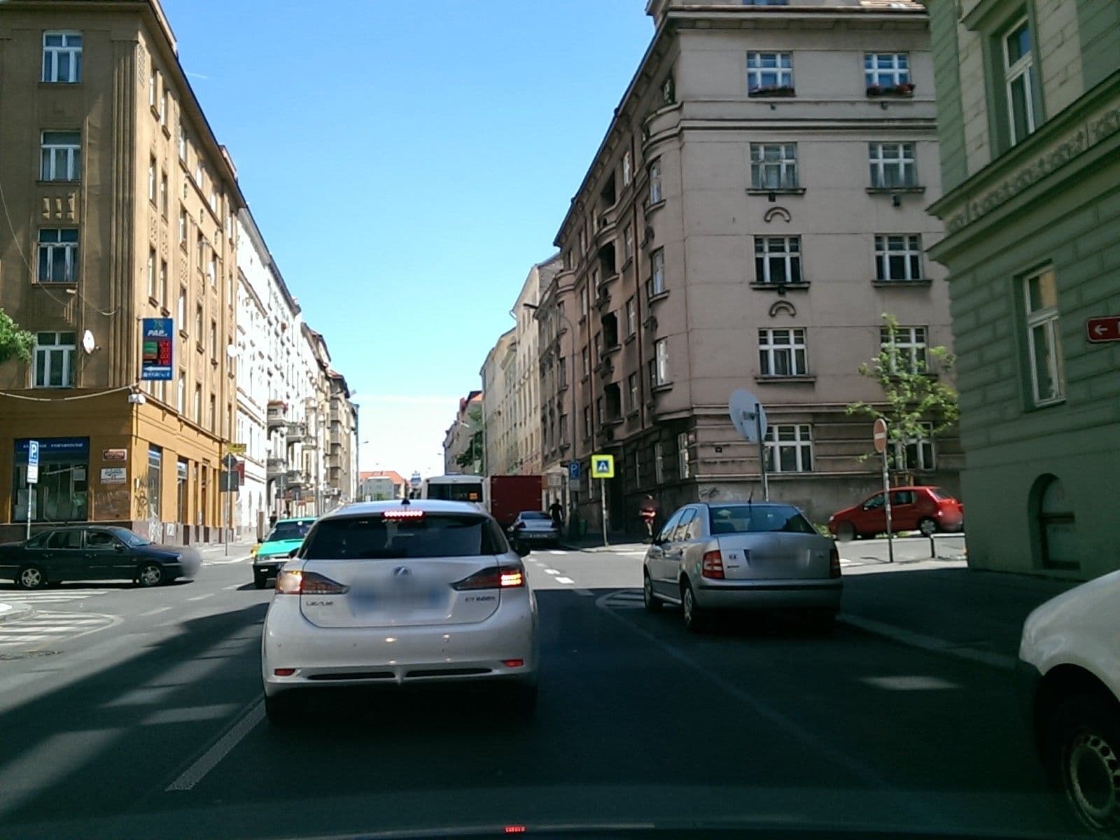 Street view near Ehrlich, Žižkov — © gob (CC BY-SA · Mapillary)