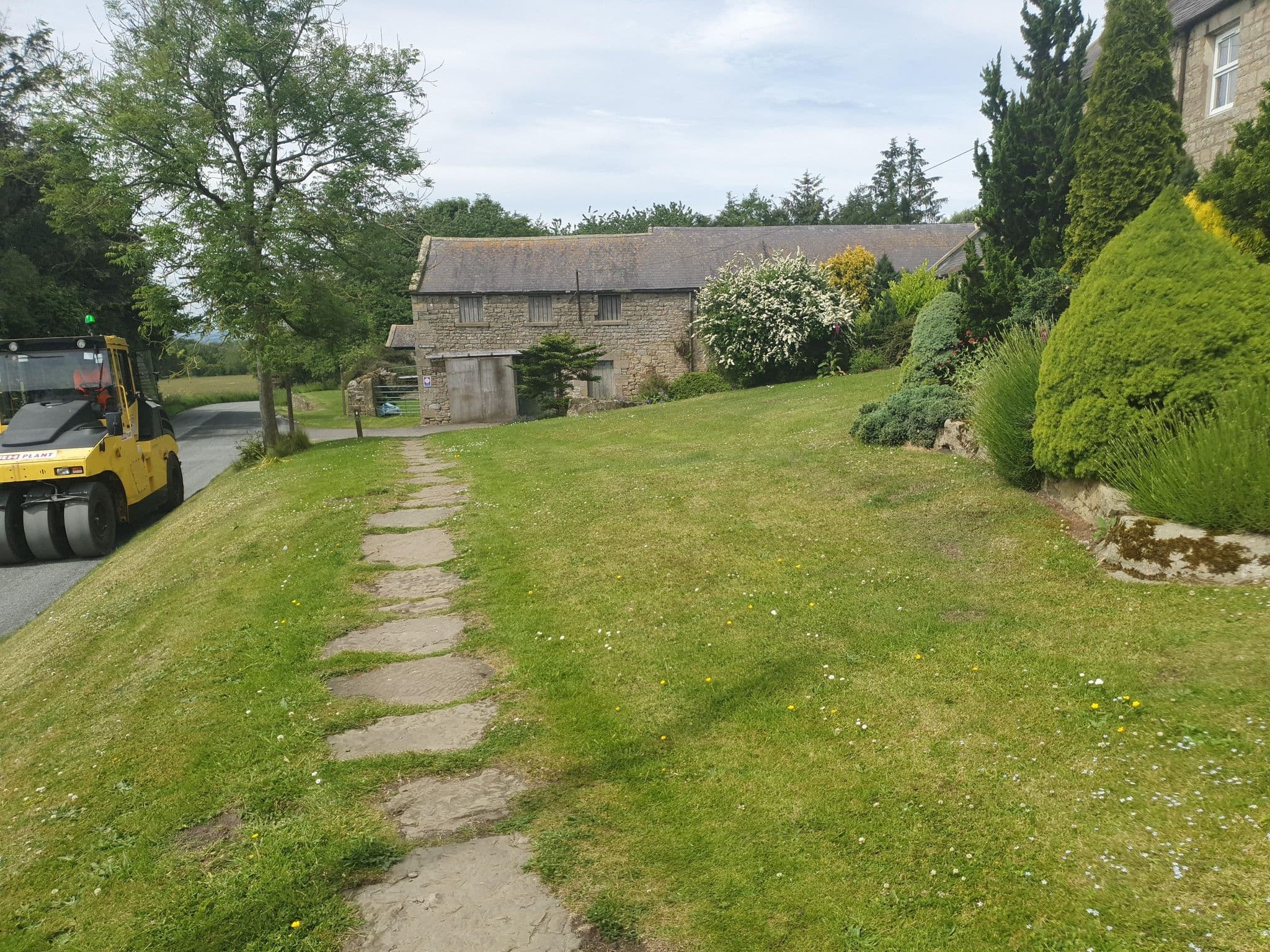 Street view near St Oswald's Farm, Acomb — © trekclimbing (CC BY-SA · Mapillary)