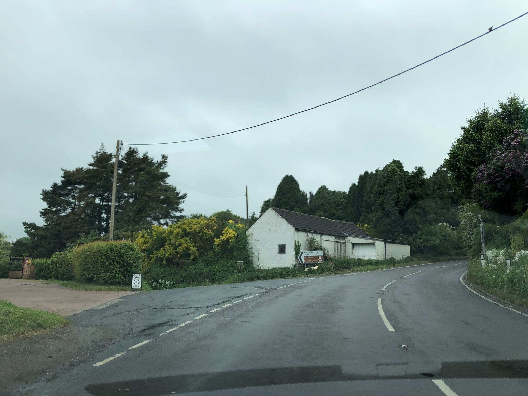 Street view near Newsham Grange Farm Bed and Breakfast, Thirsk — © locator (CC BY-SA · Mapillary)