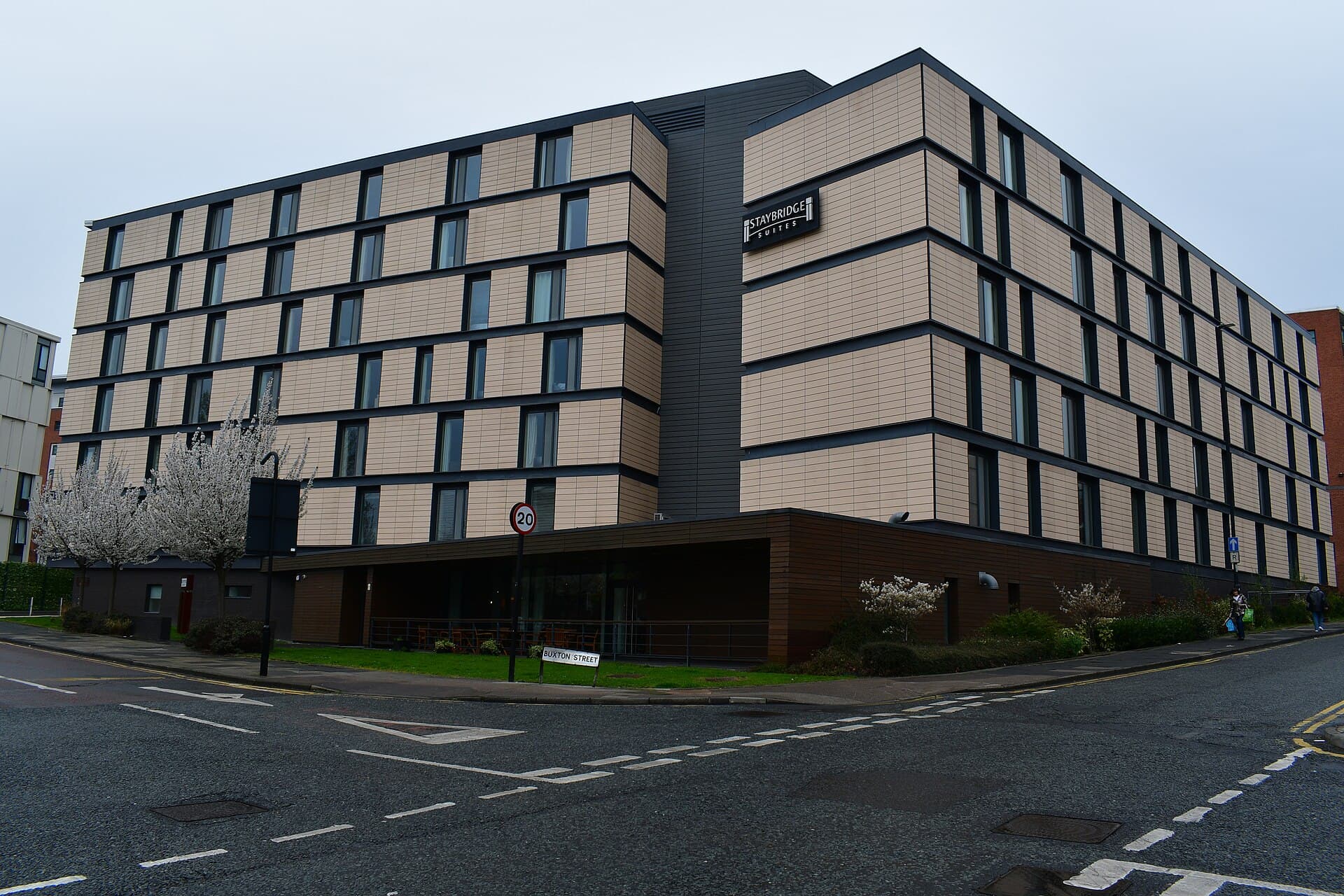 Staybridge Suites Newcastle (via Wikimedia Commons, CC0)