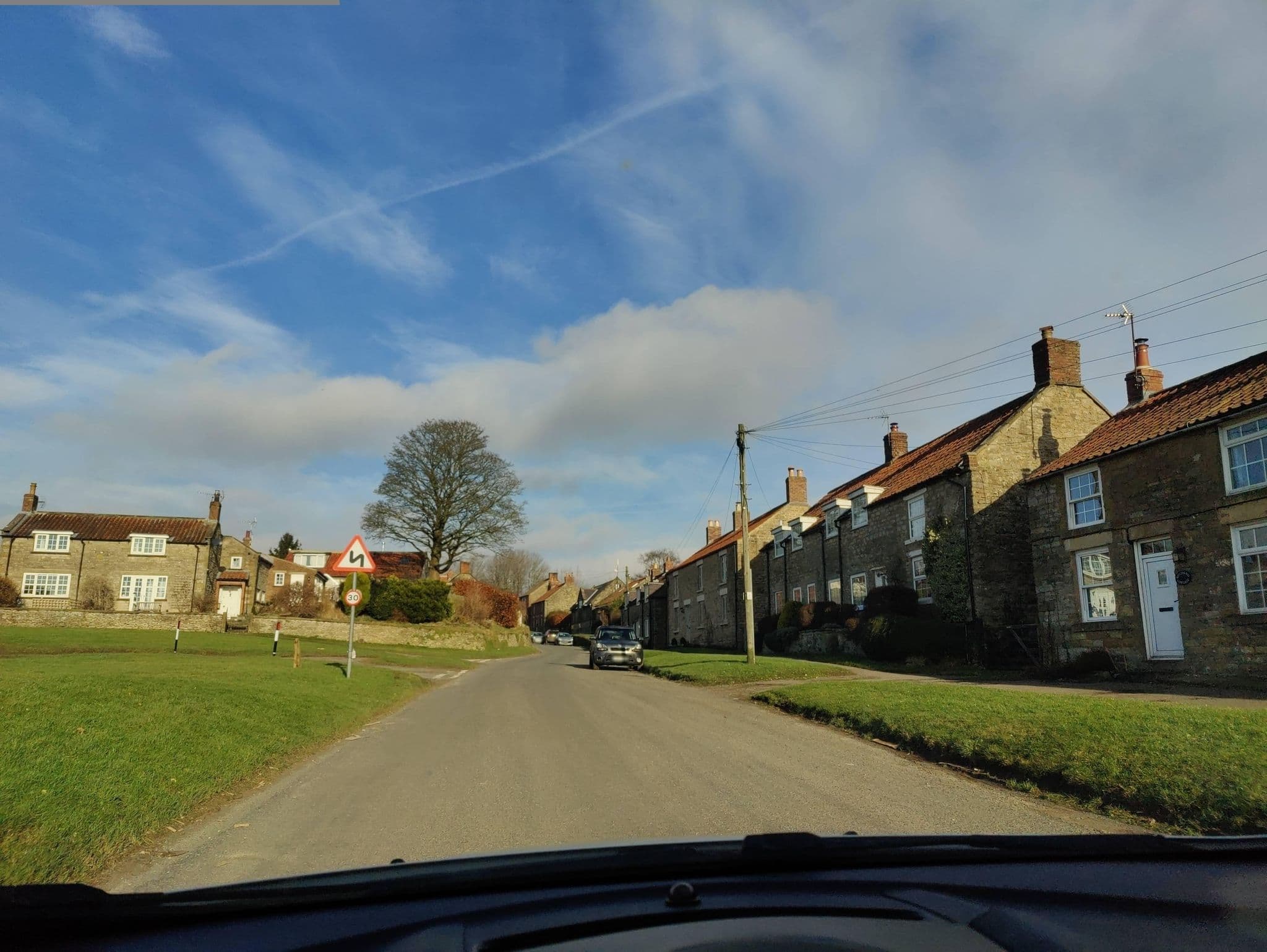 Street view near Swan Cottage, Pickering — © aidan573 (CC BY-SA · Mapillary)