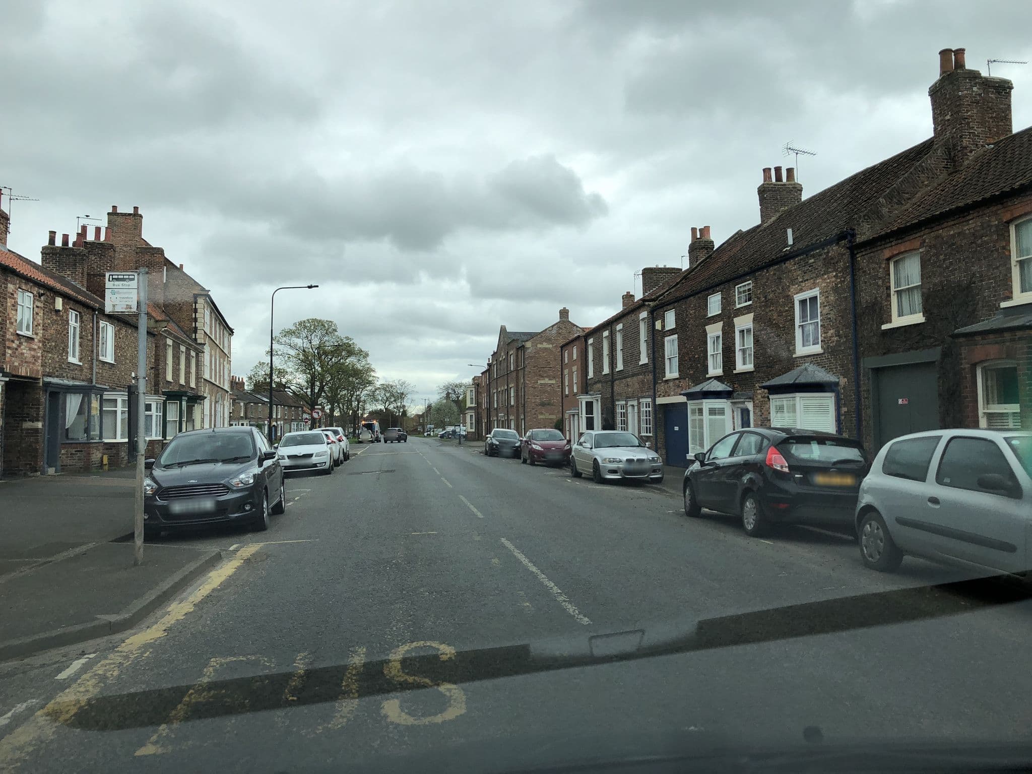 Street view near No93 Oower Hoose, Easingwold — © locator (CC BY-SA · Mapillary)