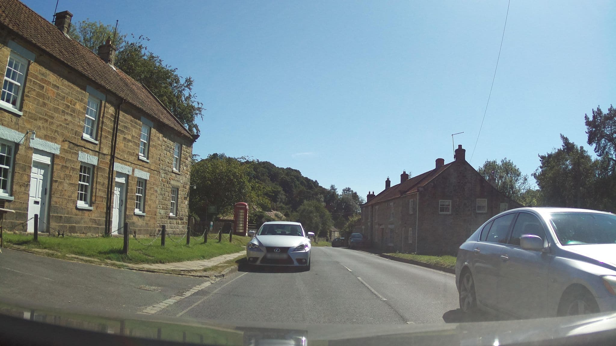 Street view near Moorland Cottages, Kirkbymoorside — © southglos (CC BY-SA · Mapillary)