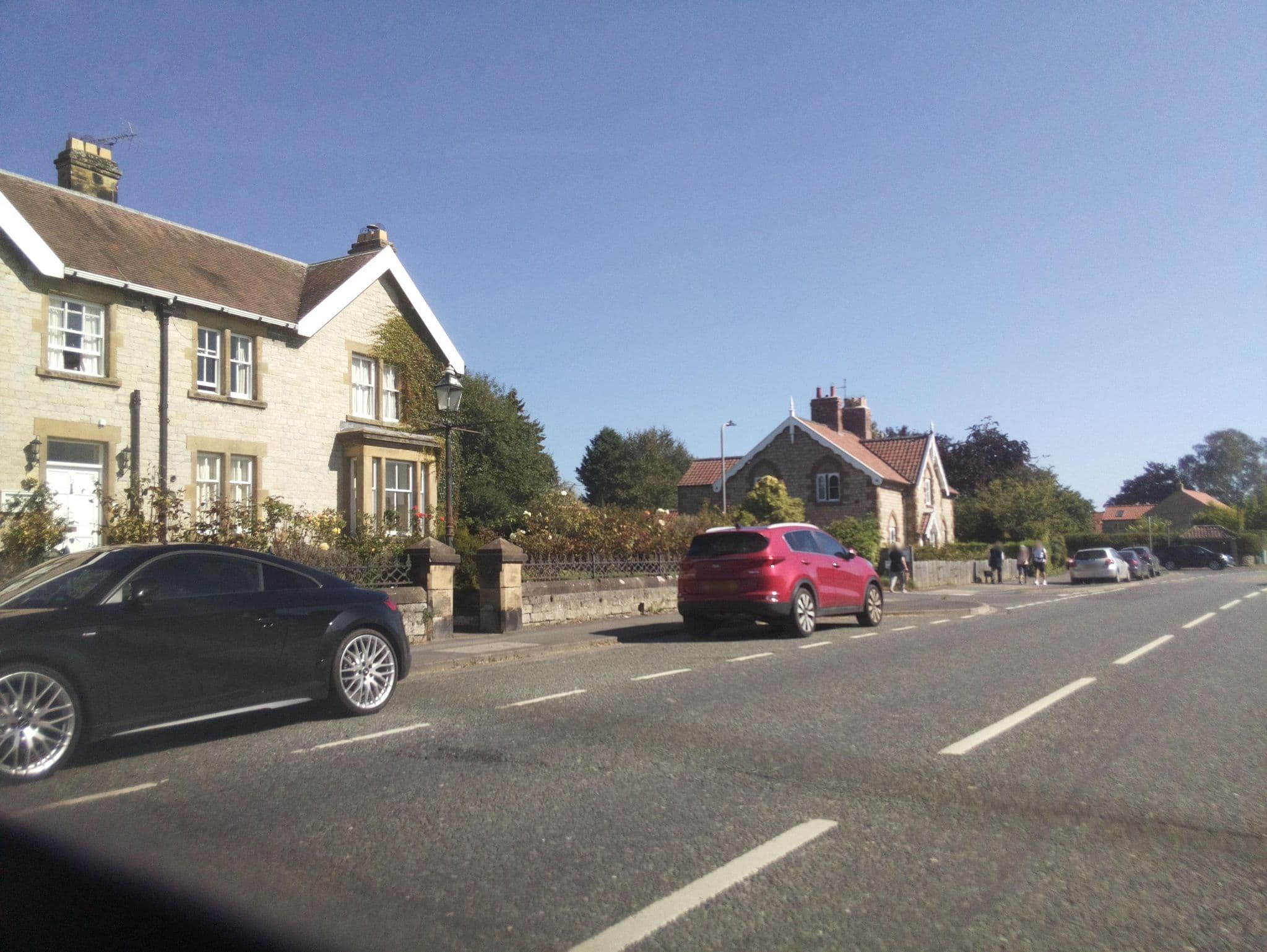 Street view near Carlton Lodge, Helmsley — © southglos (CC BY-SA · Mapillary)