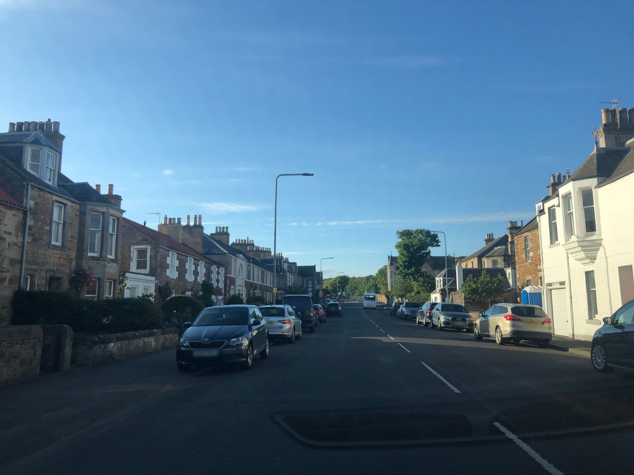 Street view near Elms Hotel, Saint Monans — © drnoble (CC BY-SA · Mapillary)