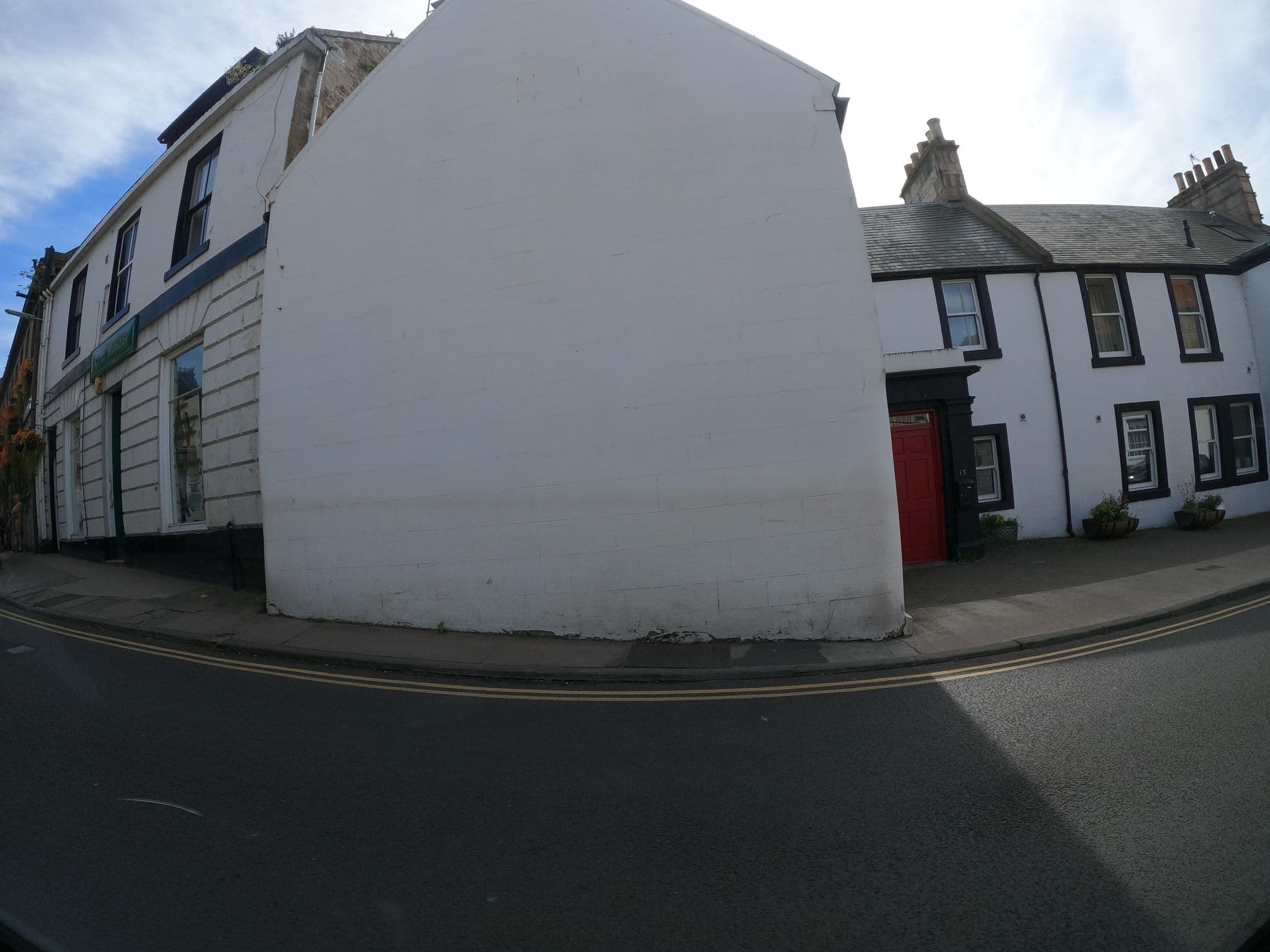 Street view near Smugglers Inn, Anstruther — © hobgoblin (CC BY-SA · Mapillary)
