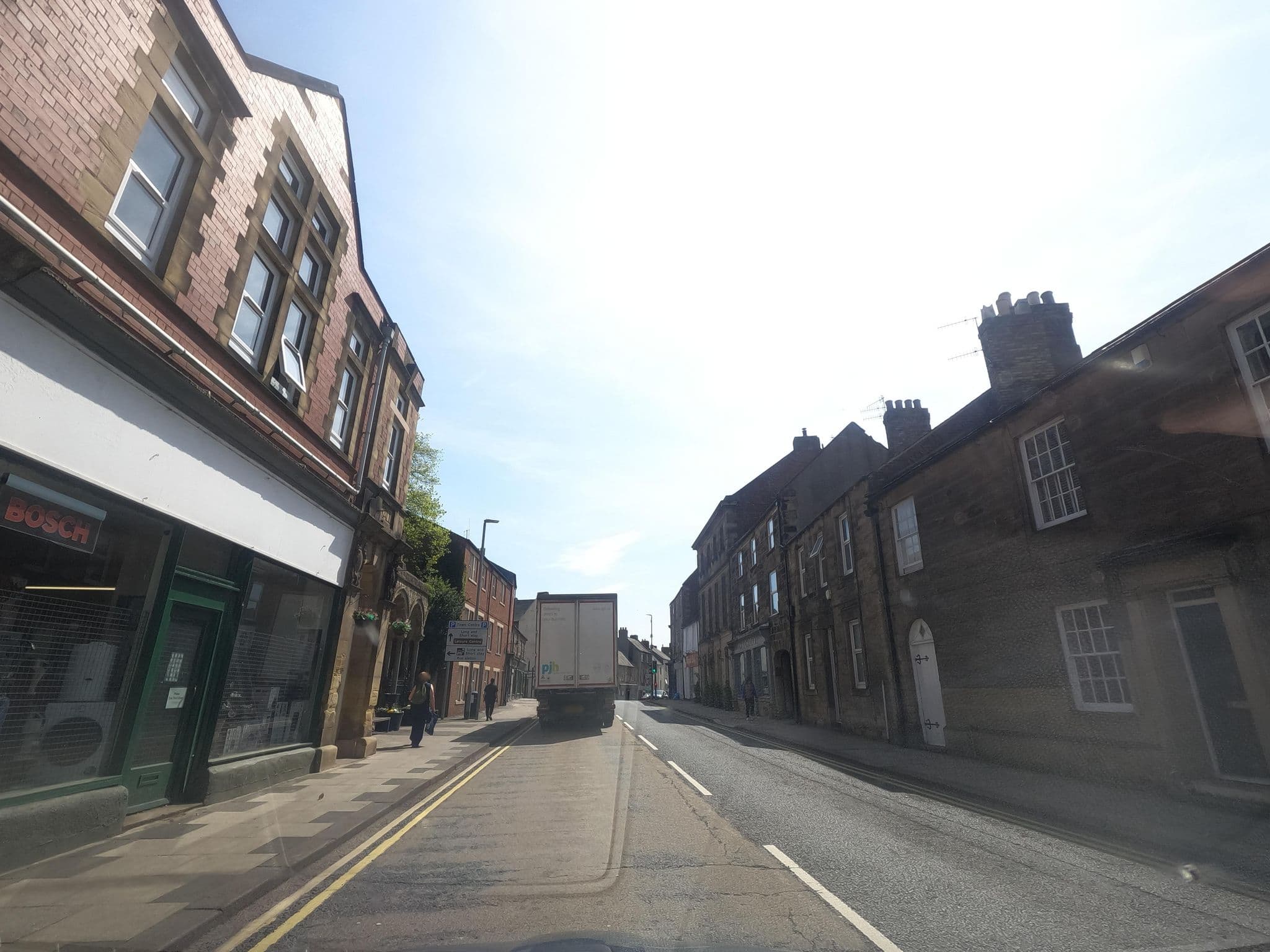 Street view near The Newgate Hotel, Morpeth — © floatingboater (CC BY-SA · Mapillary)