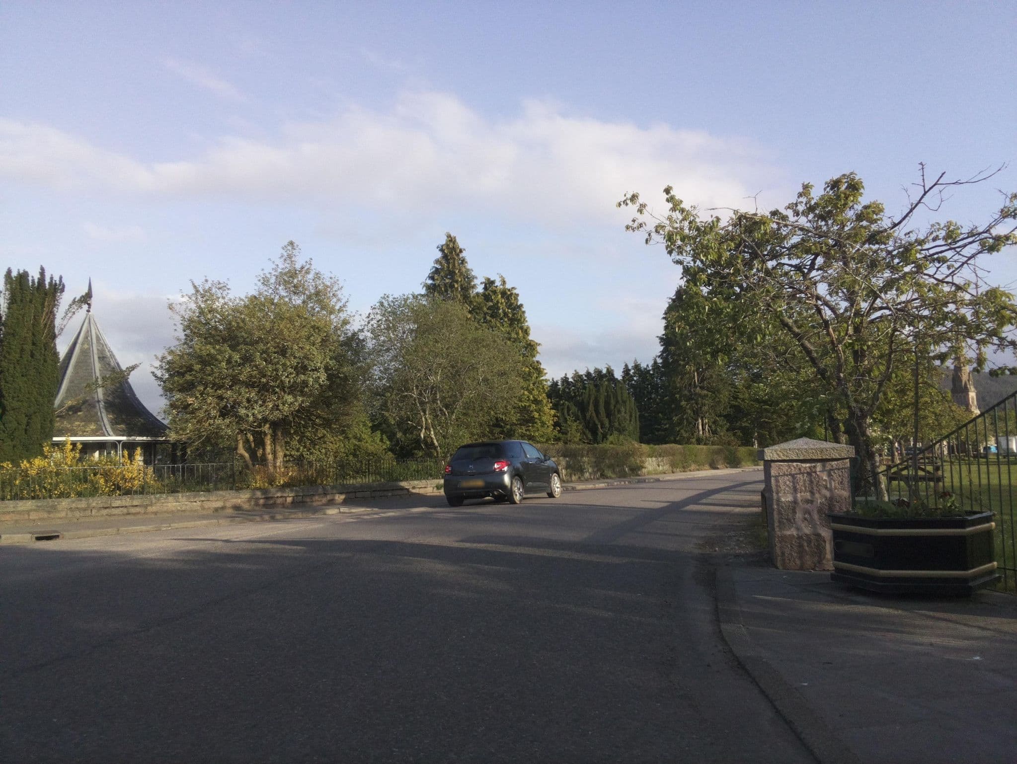 Street view near Huntly Arms Hotel, Aboyne — © southglos (CC BY-SA · Mapillary)