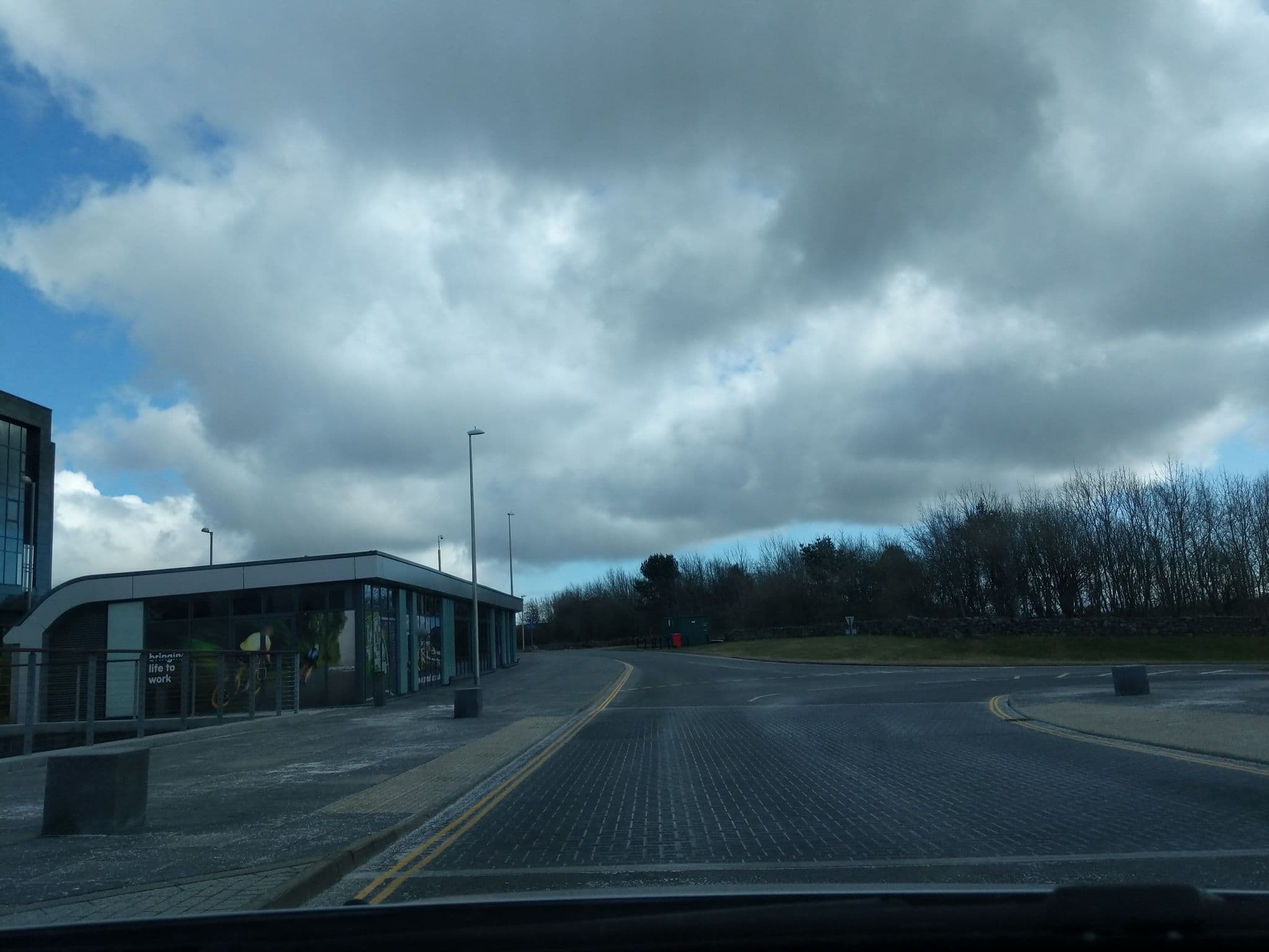 Street view near Village Urban Resort, Kingswells — © theeditor101 (CC BY-SA · Mapillary)