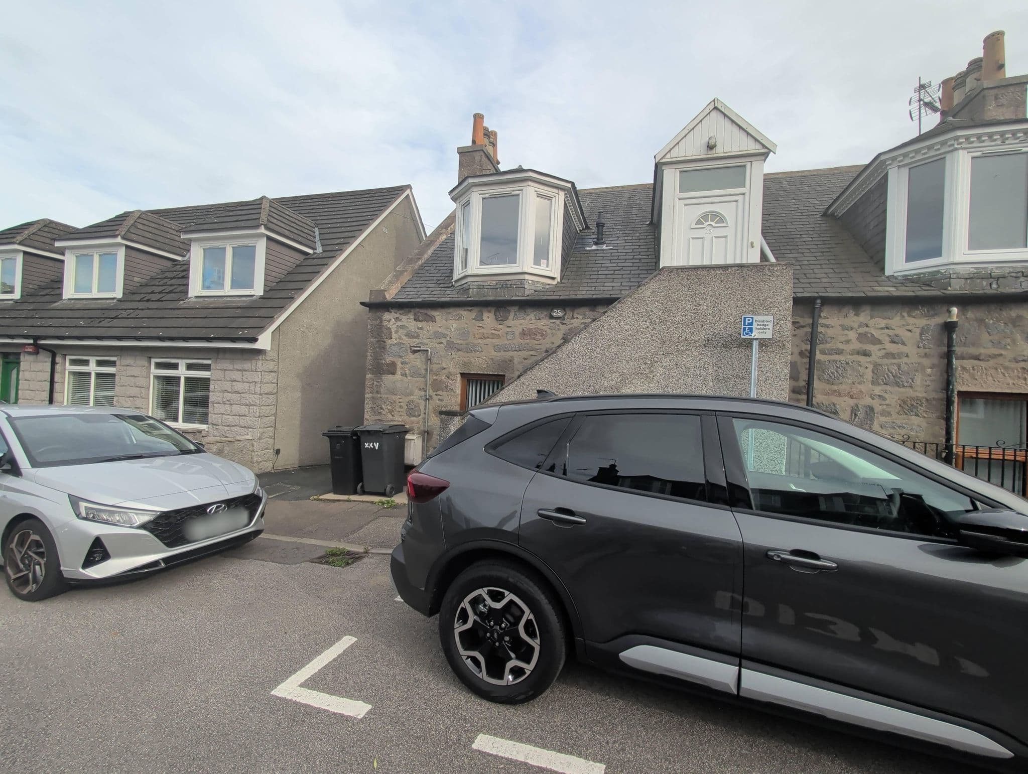 Street view near Constance Villa Guest House, Dyce — © coetserw (CC BY-SA · Mapillary)