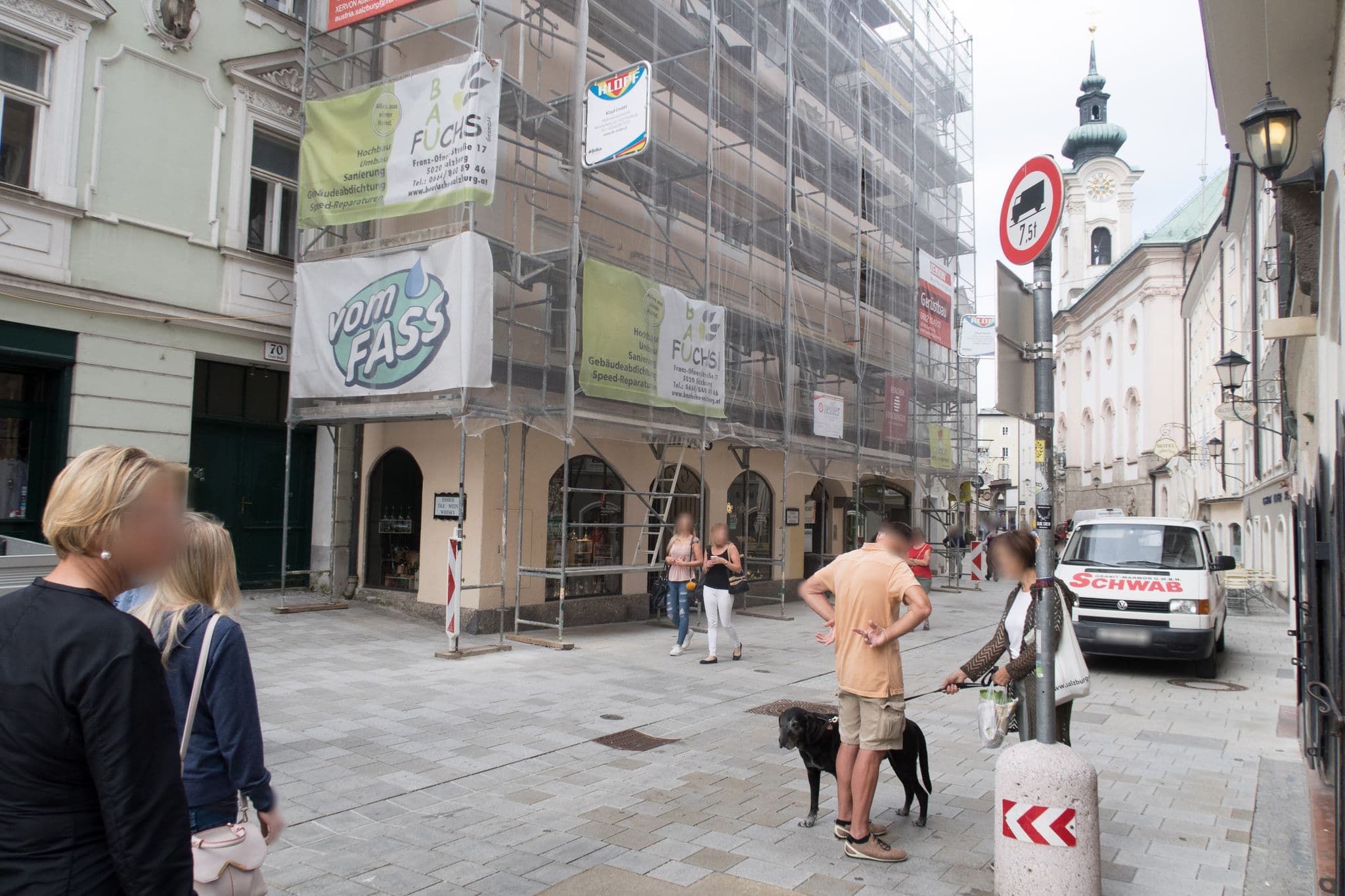 Street view near Residenz Wolf-Dietrich, Salzburg — © plonma1 (CC BY-SA · Mapillary)