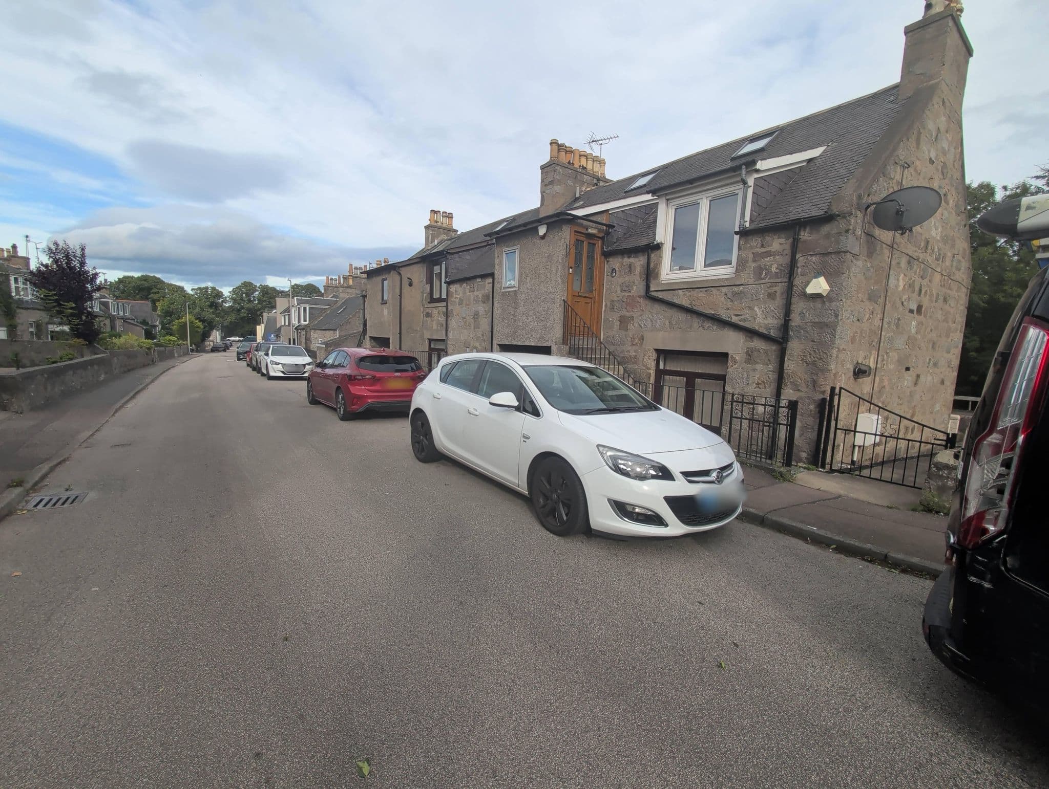 Street view near First Self Catering Aberdeen, Dyce — © coetserw (CC BY-SA · Mapillary)