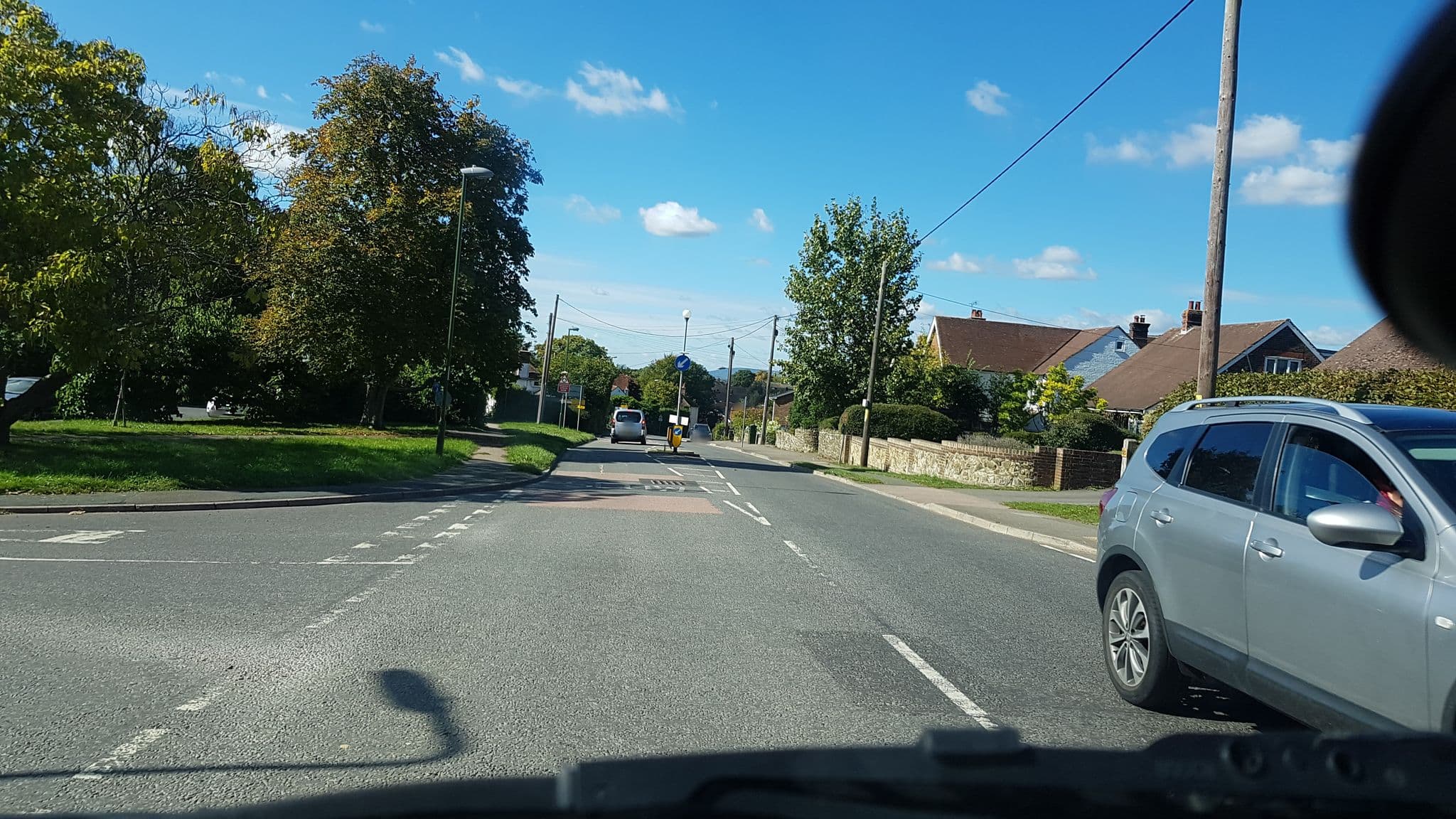 Street view near Trees, Billingshurst — © richardc (CC BY-SA · Mapillary)