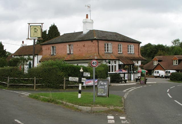 The Mucky Duck Inn (via Wikimedia Commons, CC BY-SA 2.0)