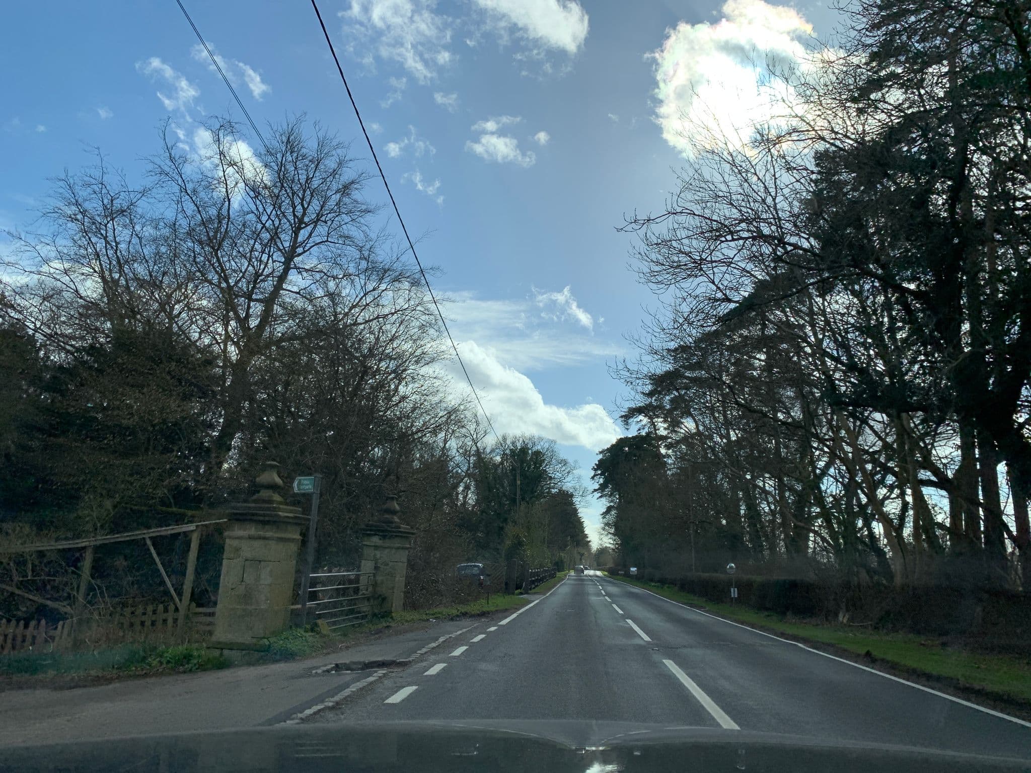 Street view near Stonelands West Lodge, Ardingly — © wasd42 (CC BY-SA · Mapillary)