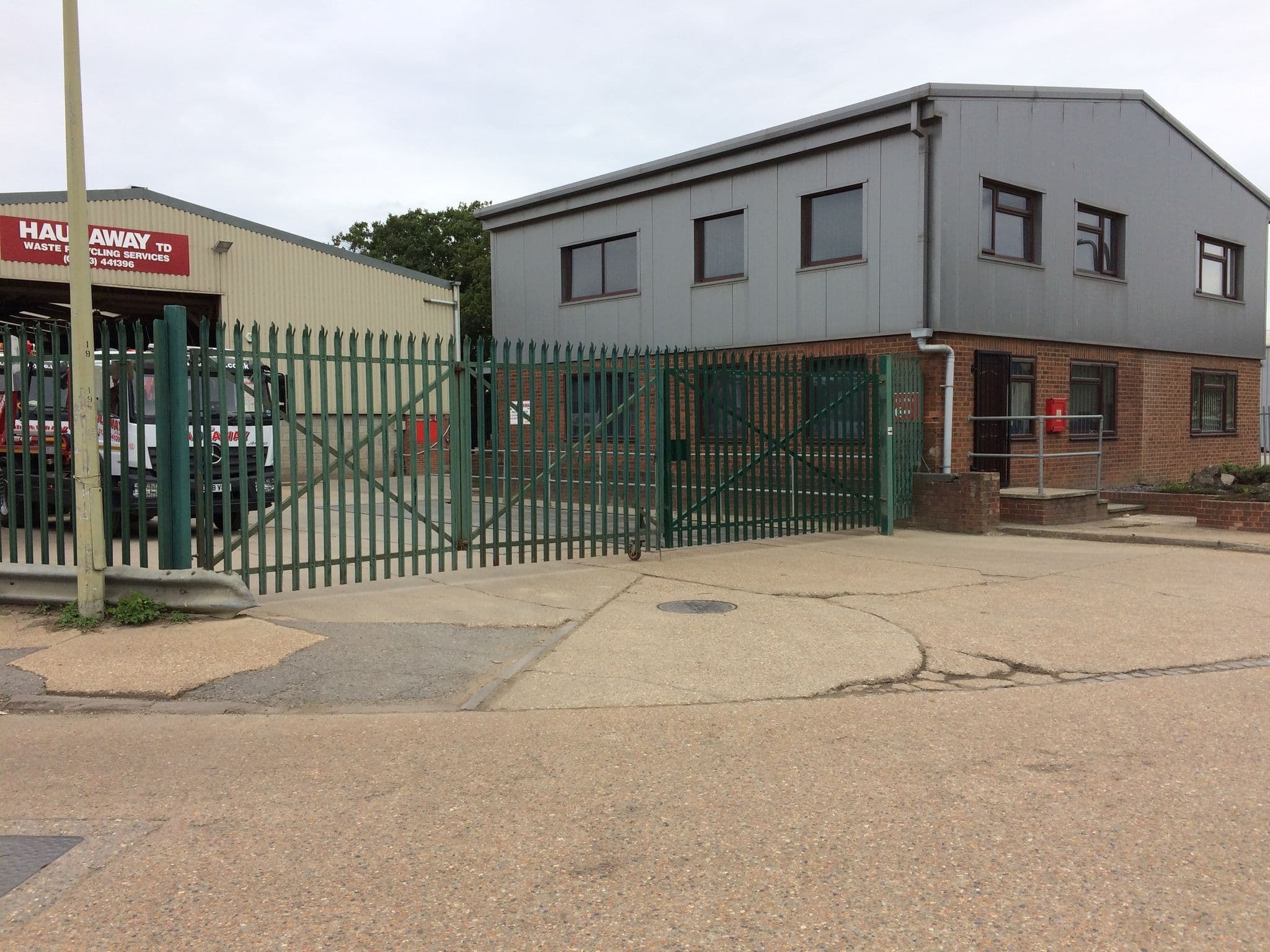 Street view near Turlington Leisure, Hailsham — © EstSsxKt (CC BY-SA · Mapillary)