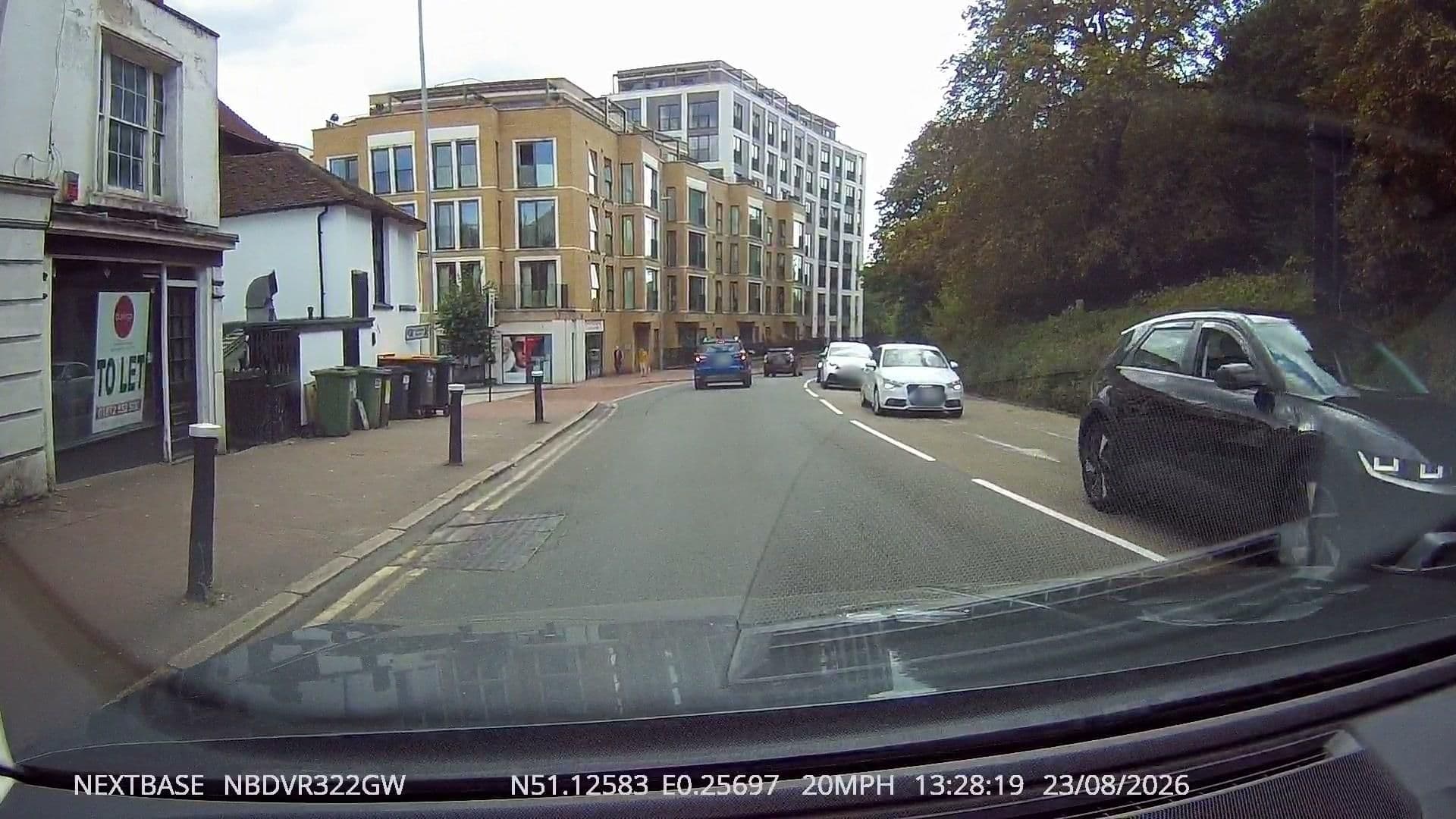 Street view near Swan Hotel Royal, Royal Tunbridge Wells — © tallguy (CC BY-SA · Mapillary)