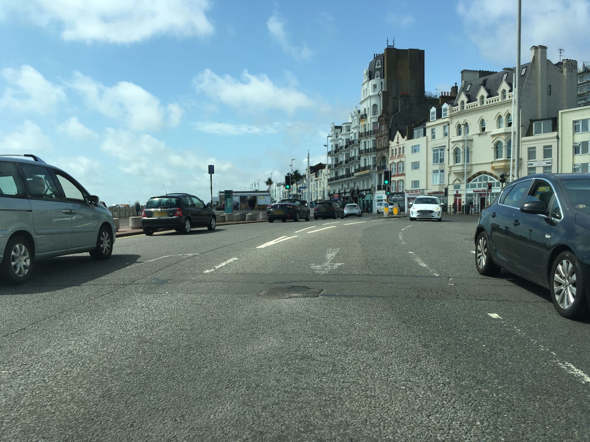 Street view near Alexanders Hotel, Hastings — © southglos (CC BY-SA · Mapillary)